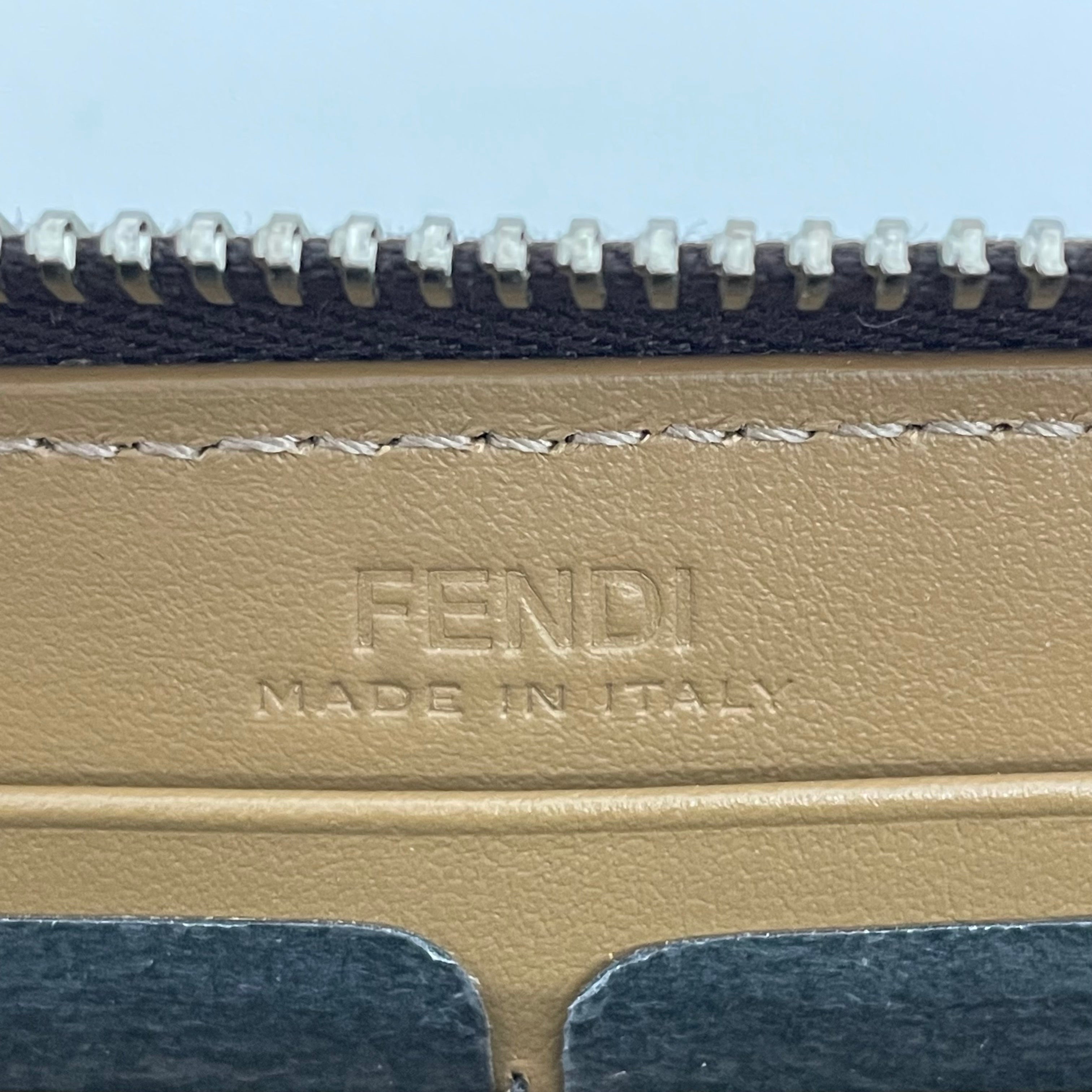 FENDI_（フェンディ）_ジップアラウンド長財布_ 7M0210 AJF8 _中古品