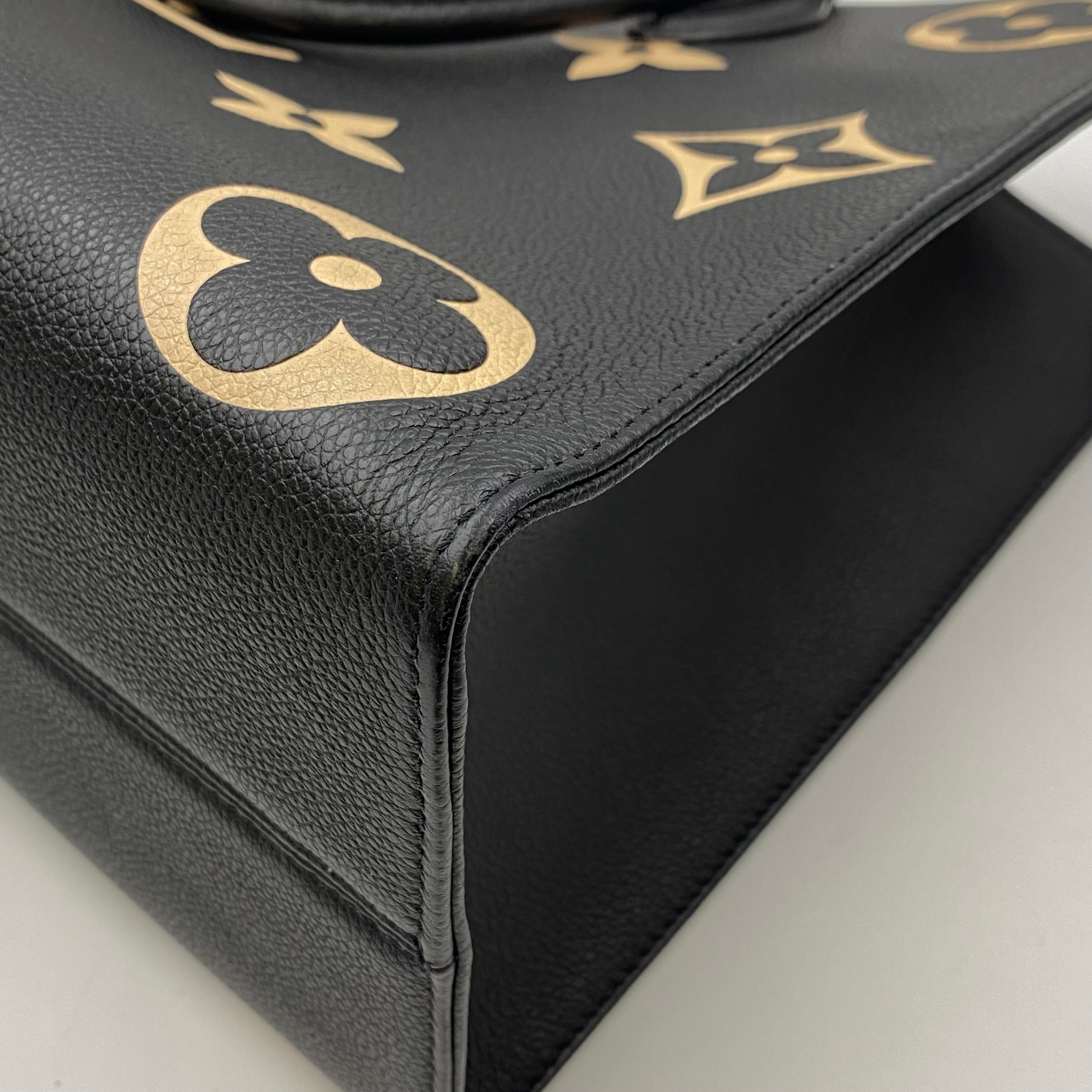 LOUIS VUITTON_（ルイヴィトン）_M45495 オンザゴーMM _ブラック/ベージュ _中古品