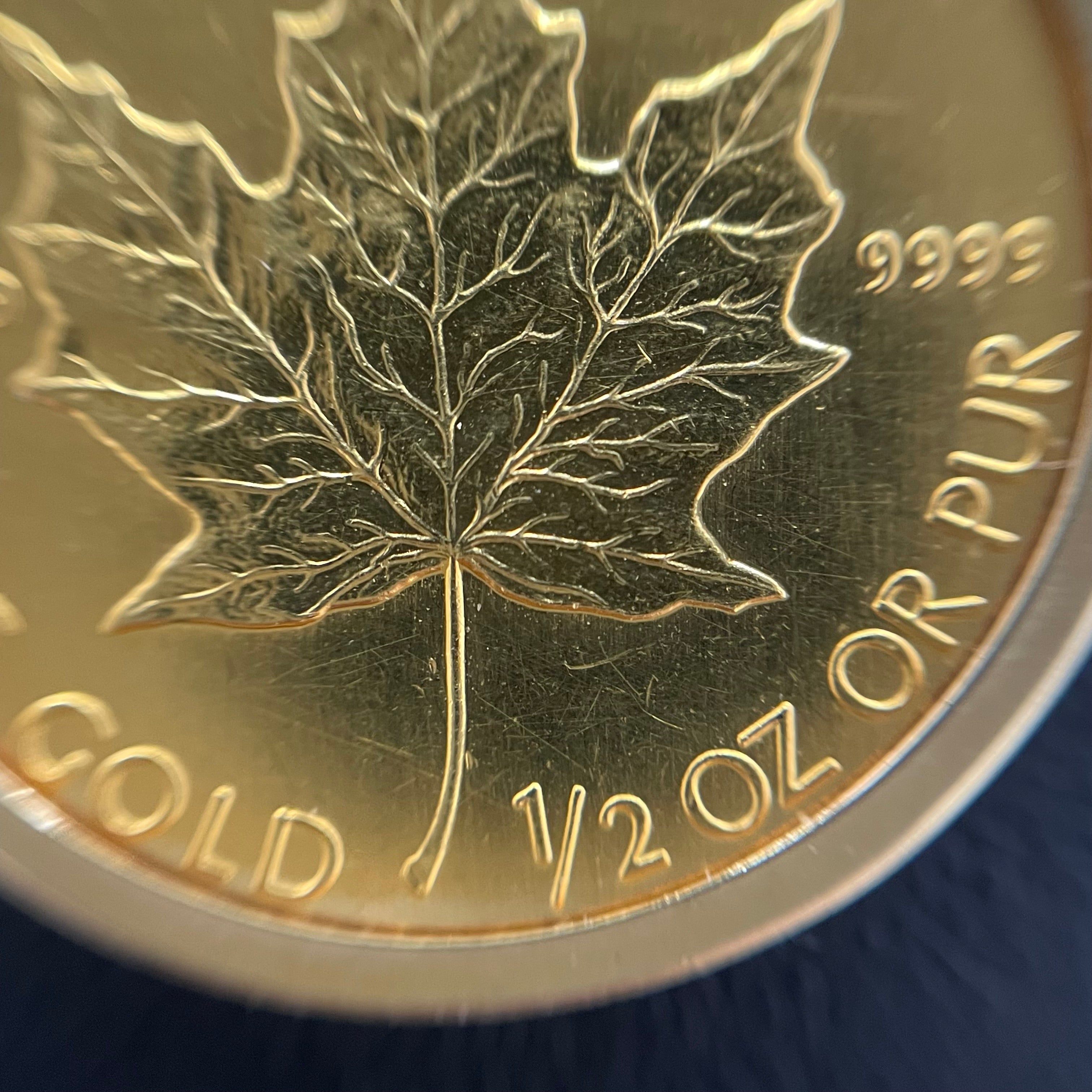 ノンブランド _ メイプルリーフ金貨 _ペンダントネックレス_純金コイン1/2oz（枠/チェーンK18）32.9g_中古品