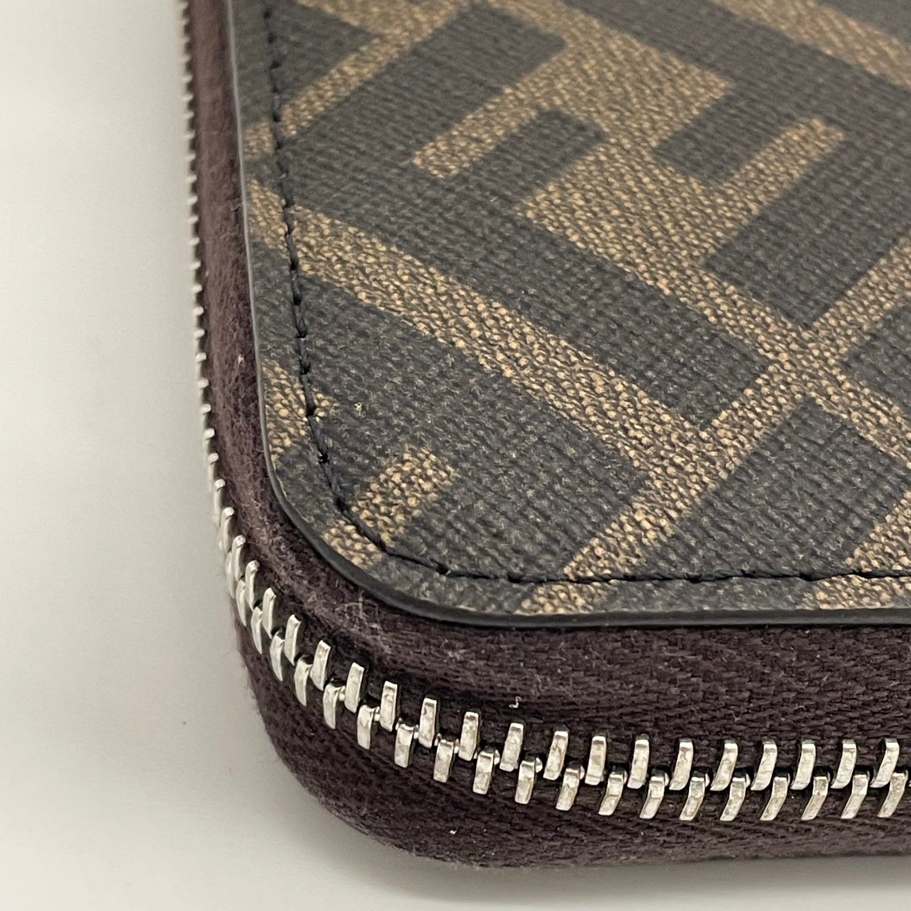 FENDI_（フェンディ）_ジップアラウンド長財布_ 7M0210 AJF8 _中古品