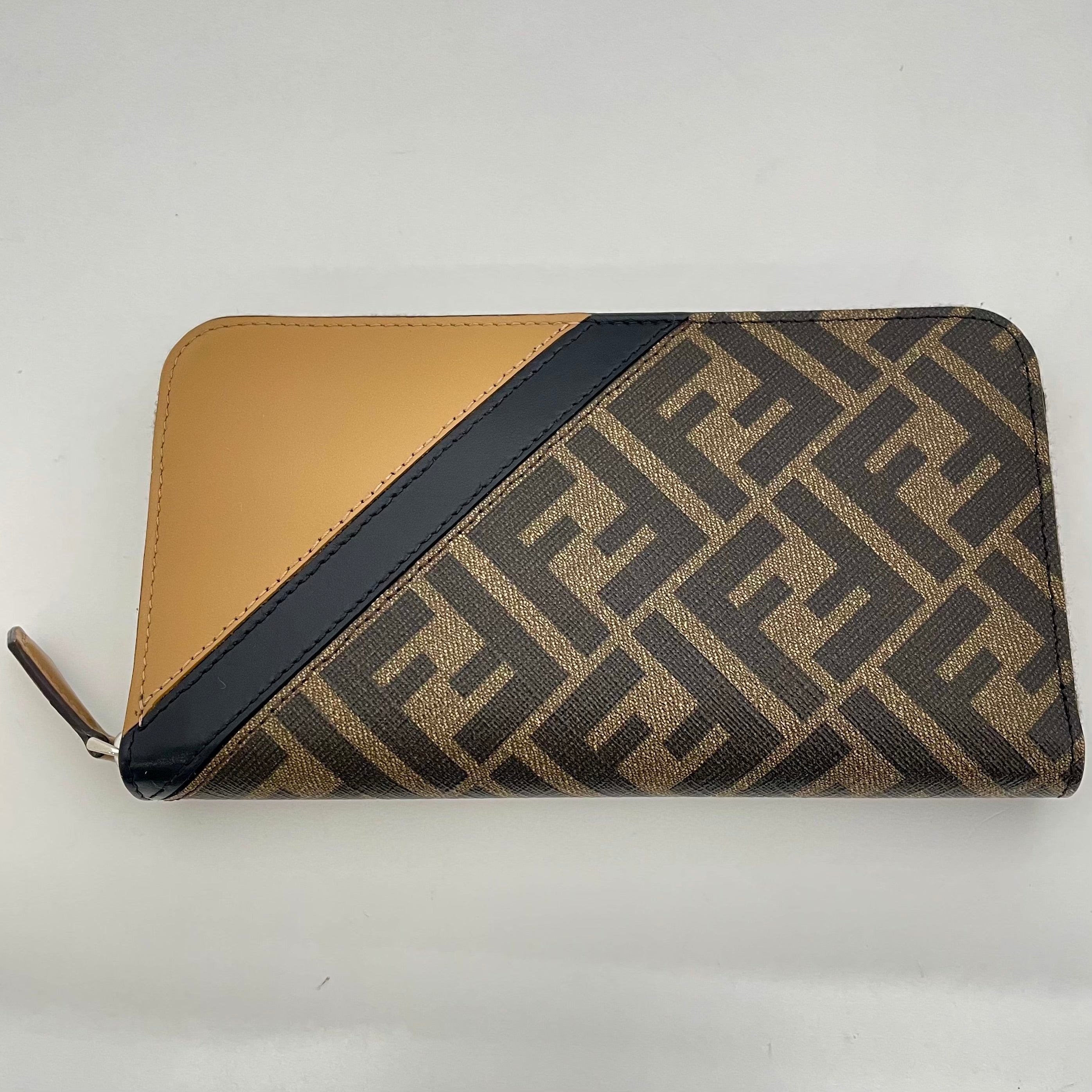 FENDI_（フェンディ）_ジップアラウンド長財布_ 7M0210 AJF8 _中古品