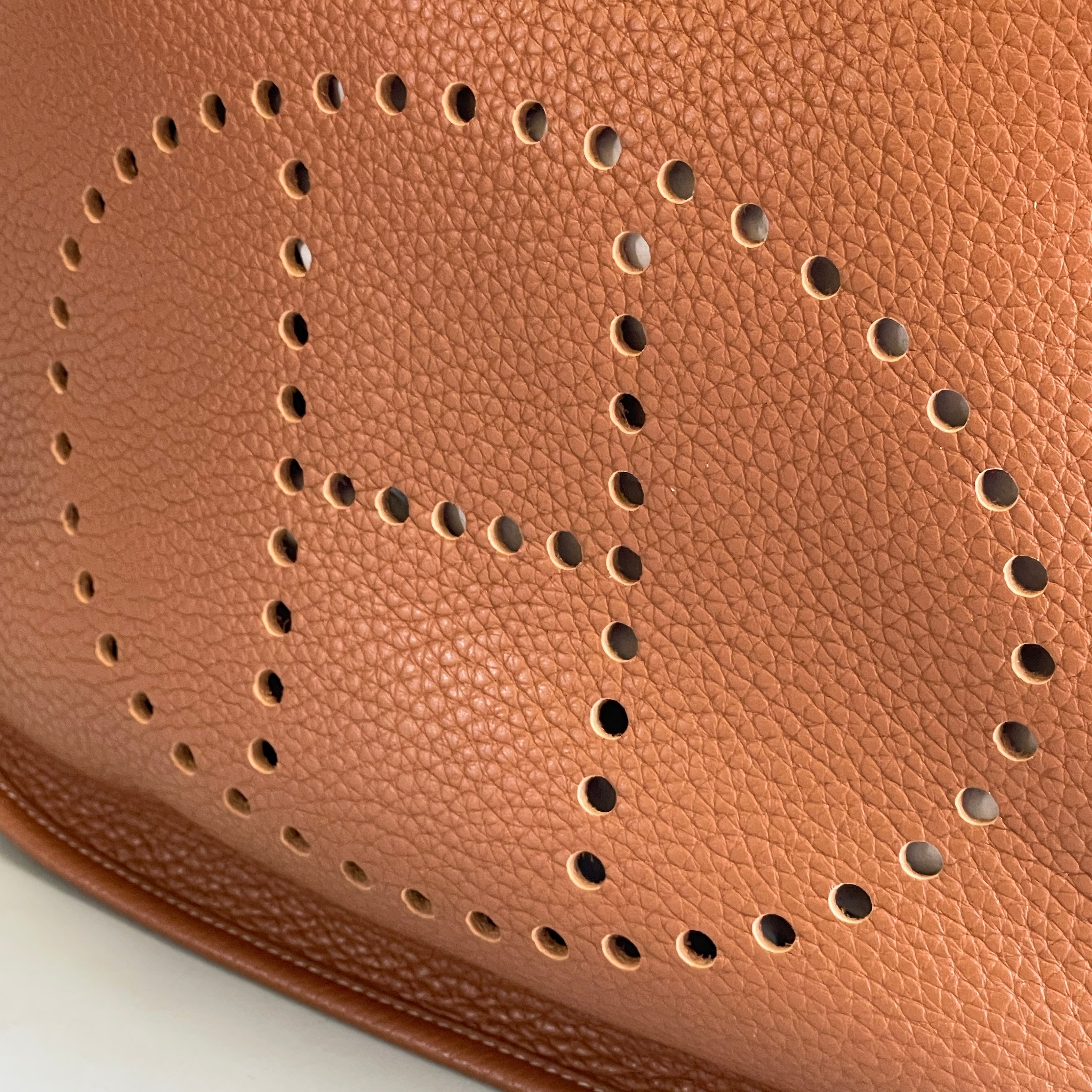 HERMES_（エルメス）_エヴリン3GM _トリヨンクレマンス _ゴールド／シルバー金具 □N刻印 _中古品