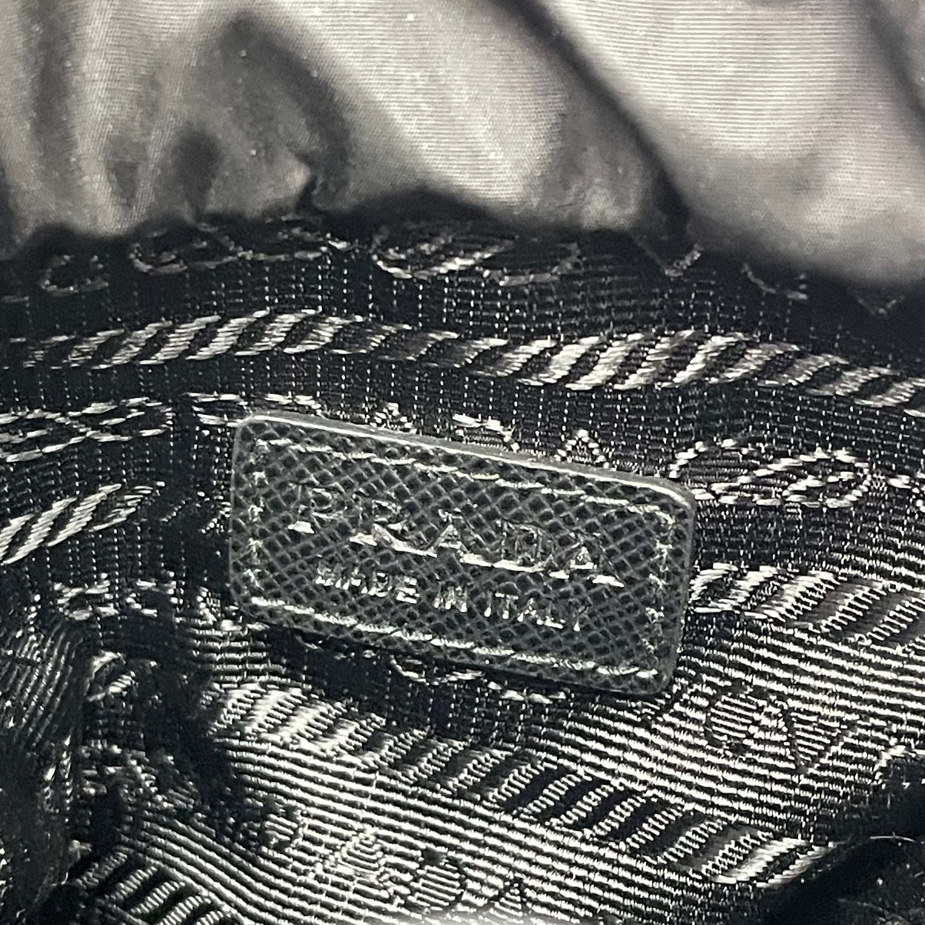 PRADA_（プラダ）_Re-Nylon _スマートフォンケース_2ZH155 _中古品