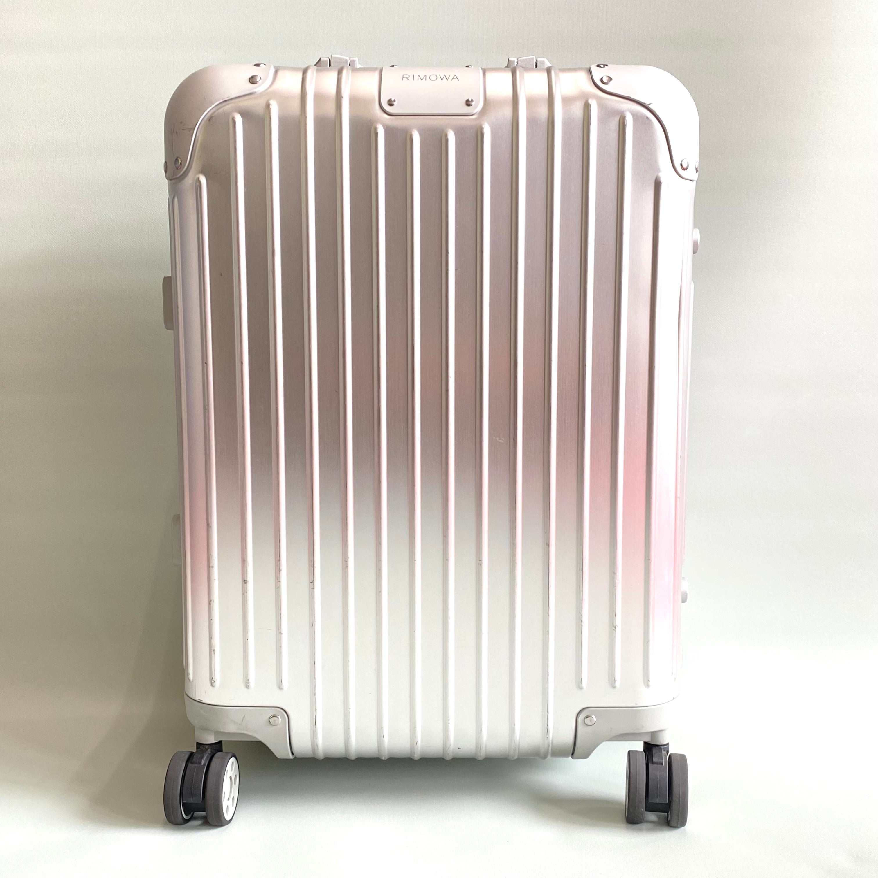 【送料無料】_RIMOWA_（リモワ）_ORIGINAL キャビン S_92552004 アルミニウム_シルバー 31L 4輪 スーツケース_中古品