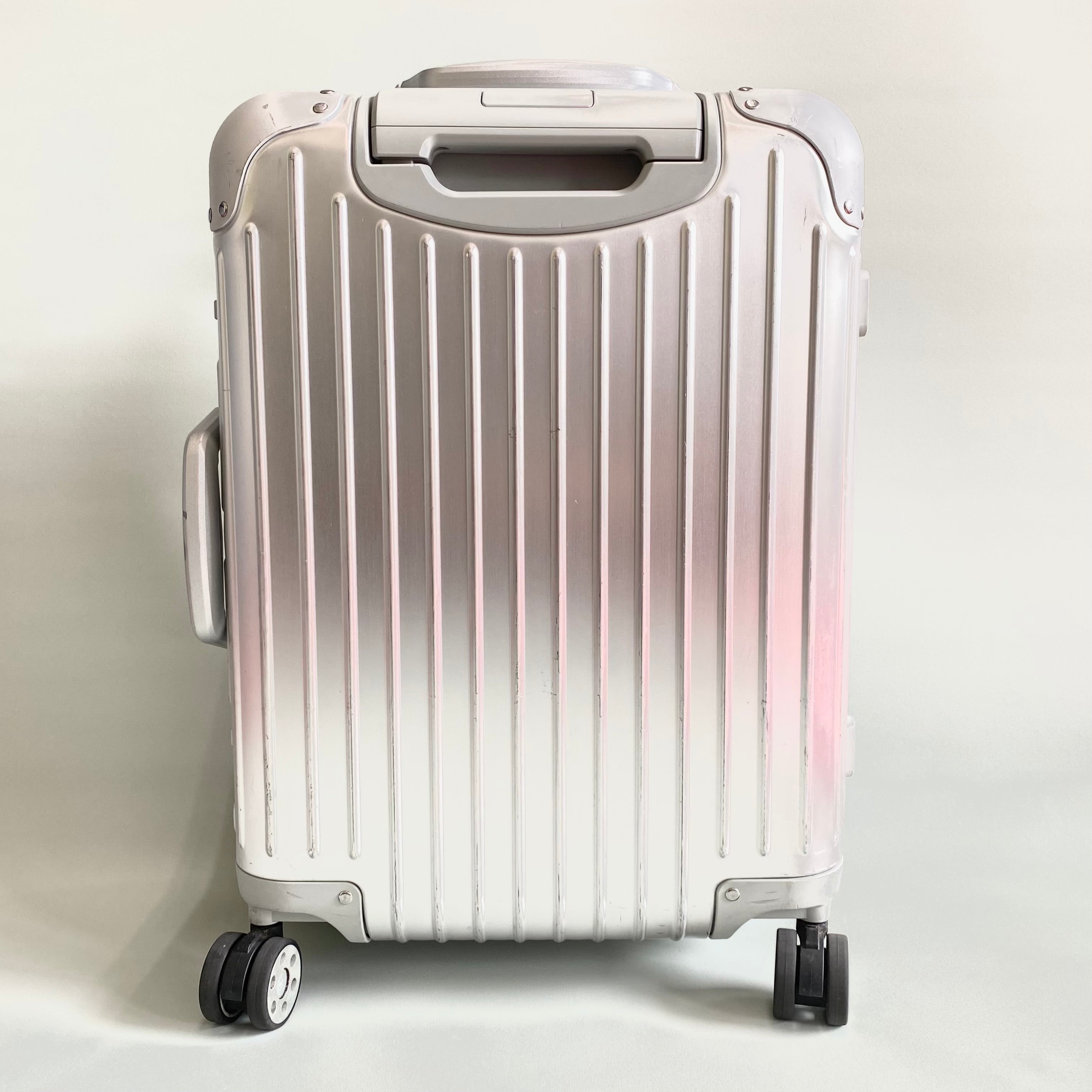 【送料無料】_RIMOWA_（リモワ）_ORIGINAL キャビン S_92552004 アルミニウム_シルバー 31L 4輪 スーツケース_中古品