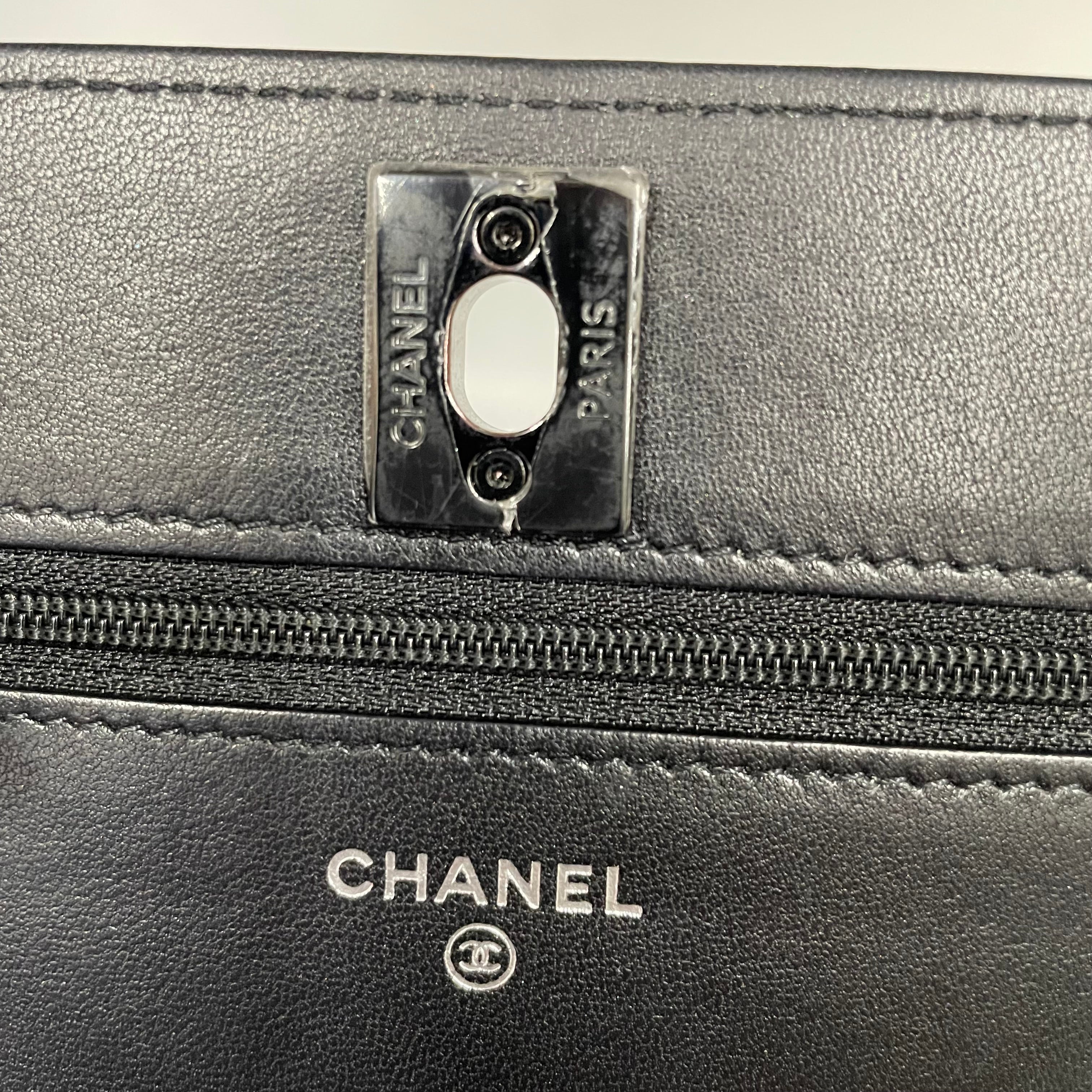 【送料無料】_ CHANEL_（シャネル）_チェーンウォレット _ソーブラック _ラムスキン_ 中古品