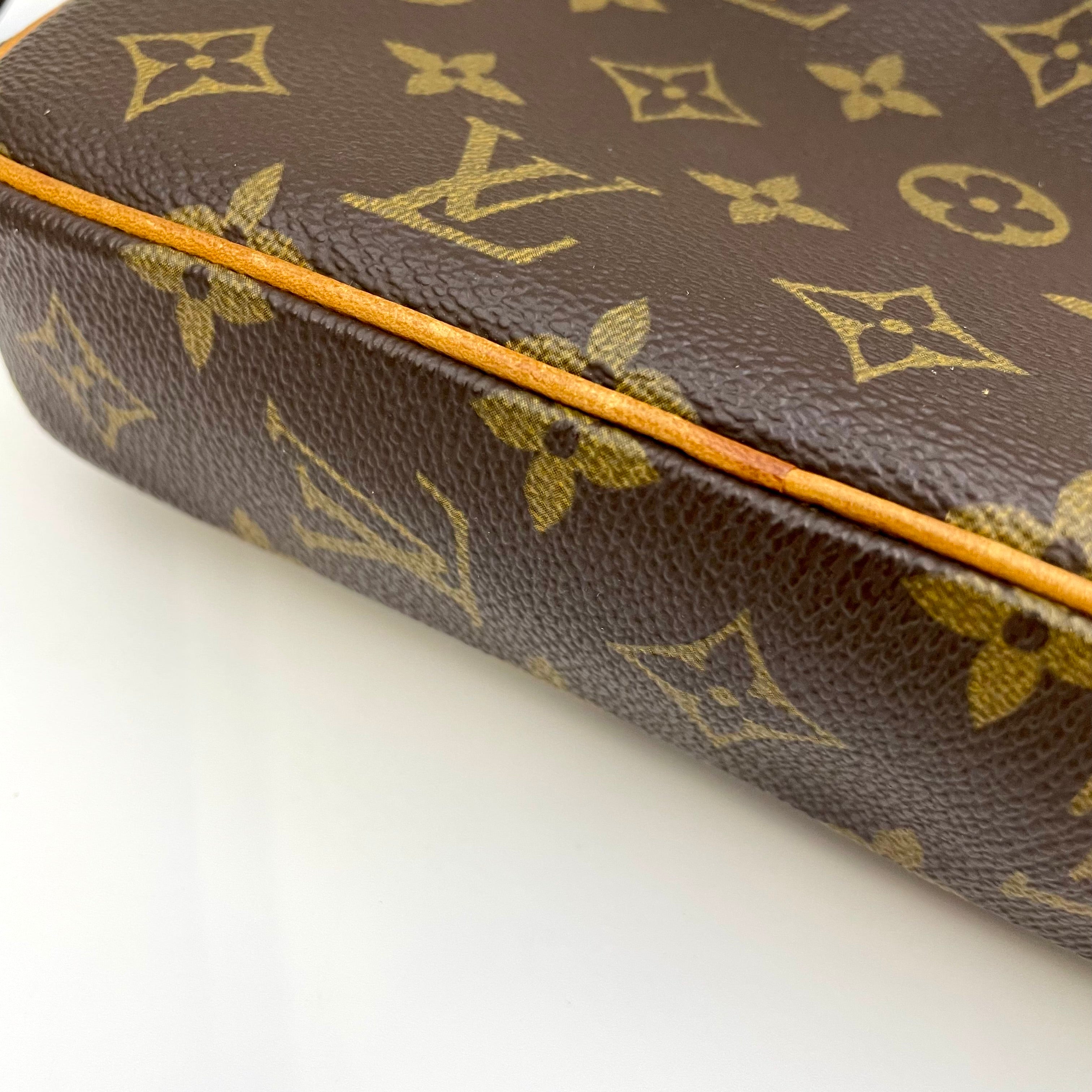 【送料無料】_ LOUIS  VUITTON_（ルイヴィトン）_モノグラム ポシェット _マルリーバンドリエール_ M51828 _中古品_