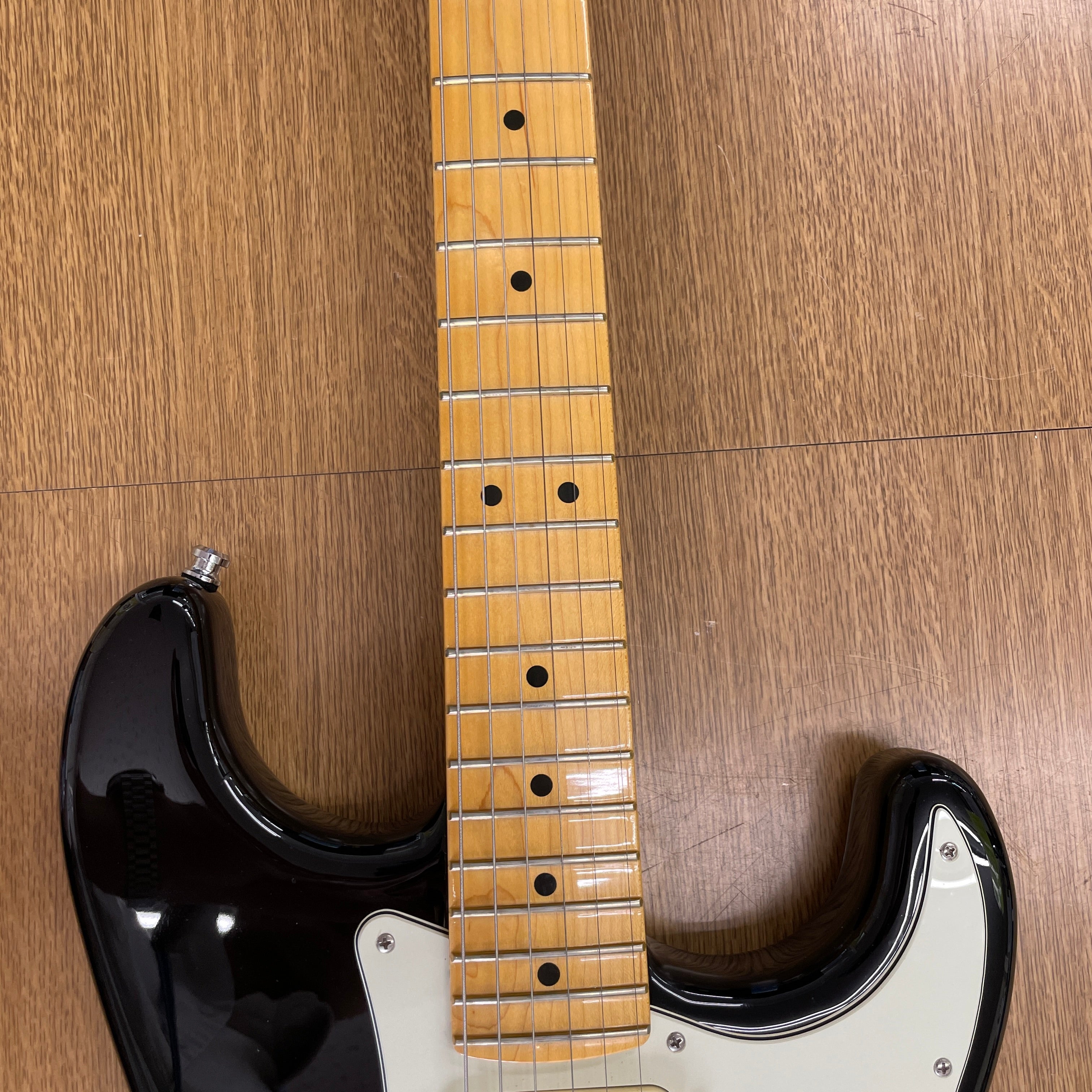 【送料無料】_ Fender USA_（フェンダーUSA） _アメリカンプロフェッショナルⅡ_ストラトキャスター _中古品