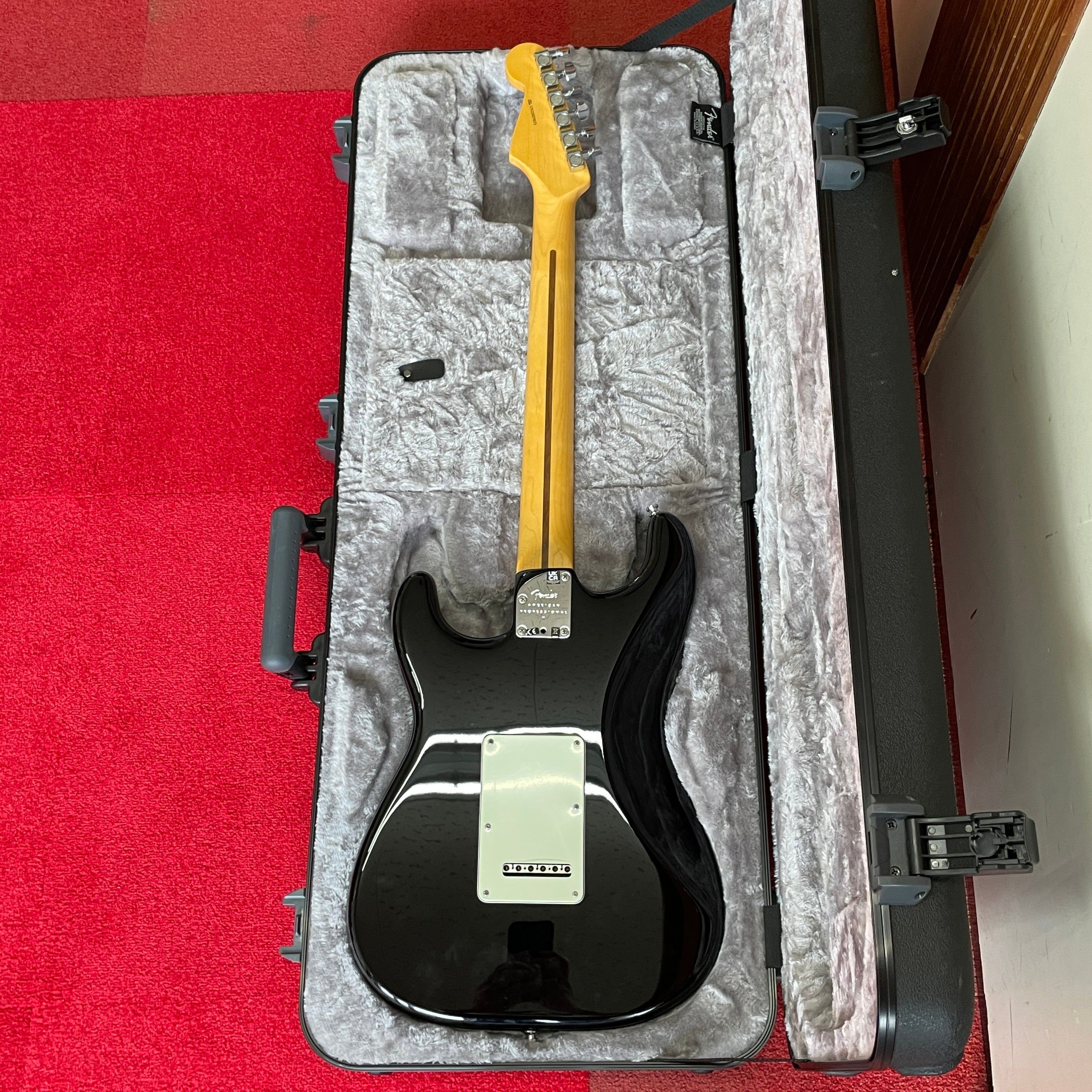 【送料無料】_ Fender USA_（フェンダーUSA） _アメリカンプロフェッショナルⅡ_ストラトキャスター _中古品