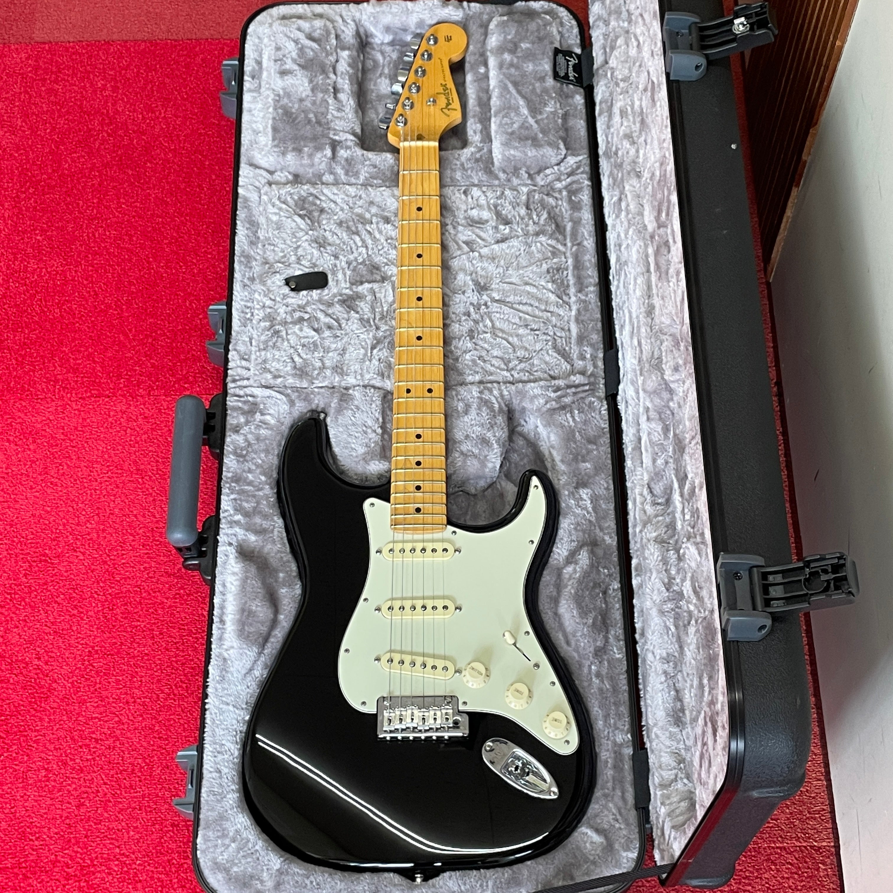 【送料無料】_ Fender USA_（フェンダーUSA） _アメリカンプロフェッショナルⅡ_ストラトキャスター _中古品