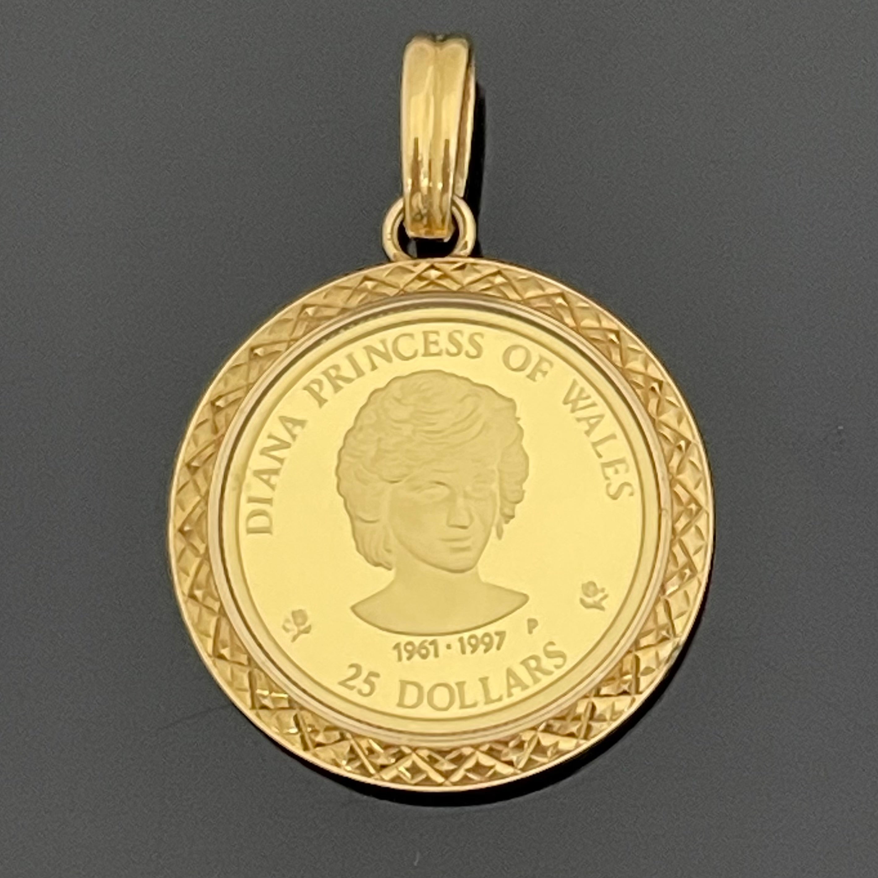 ノンブランド _ダイアナ金貨 1／4oz_ペンダントトップ_K18枠/ガラス付き/15g_中古品