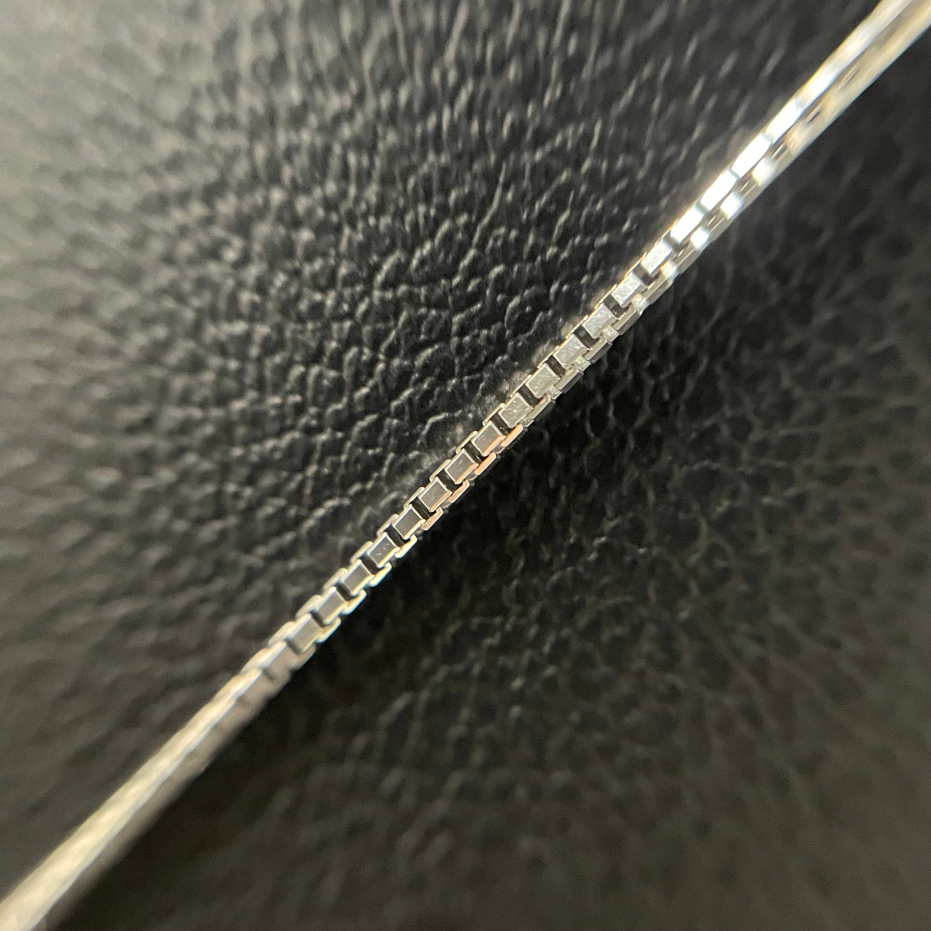 ノンブランド _K18WGダイヤモンドネックレス_FD0.1ct/FD0.26ct _45cm／3.4g_中古品