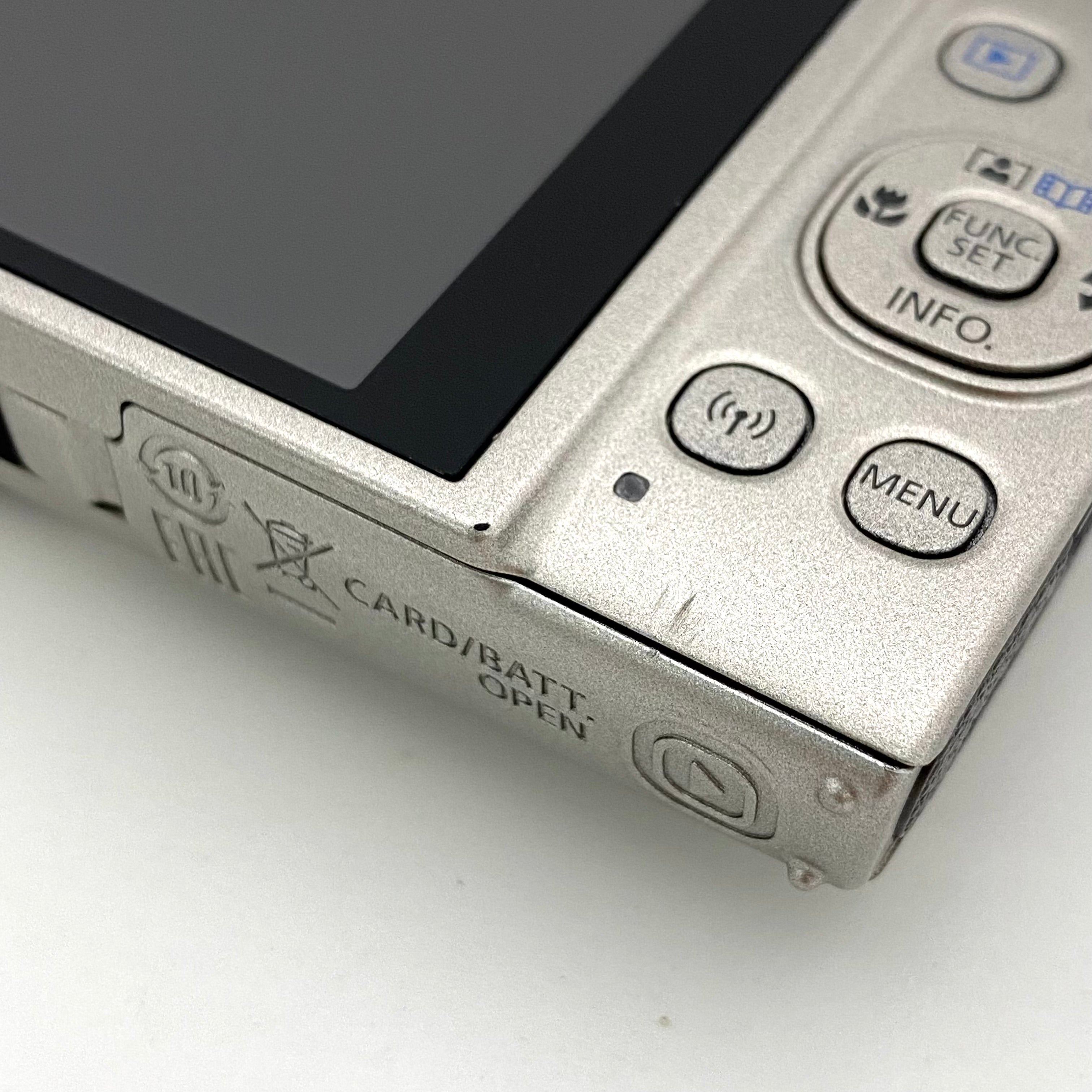 Canon_（キャノン）_デジタルカメラ _IXY650（シルバー）_中古品