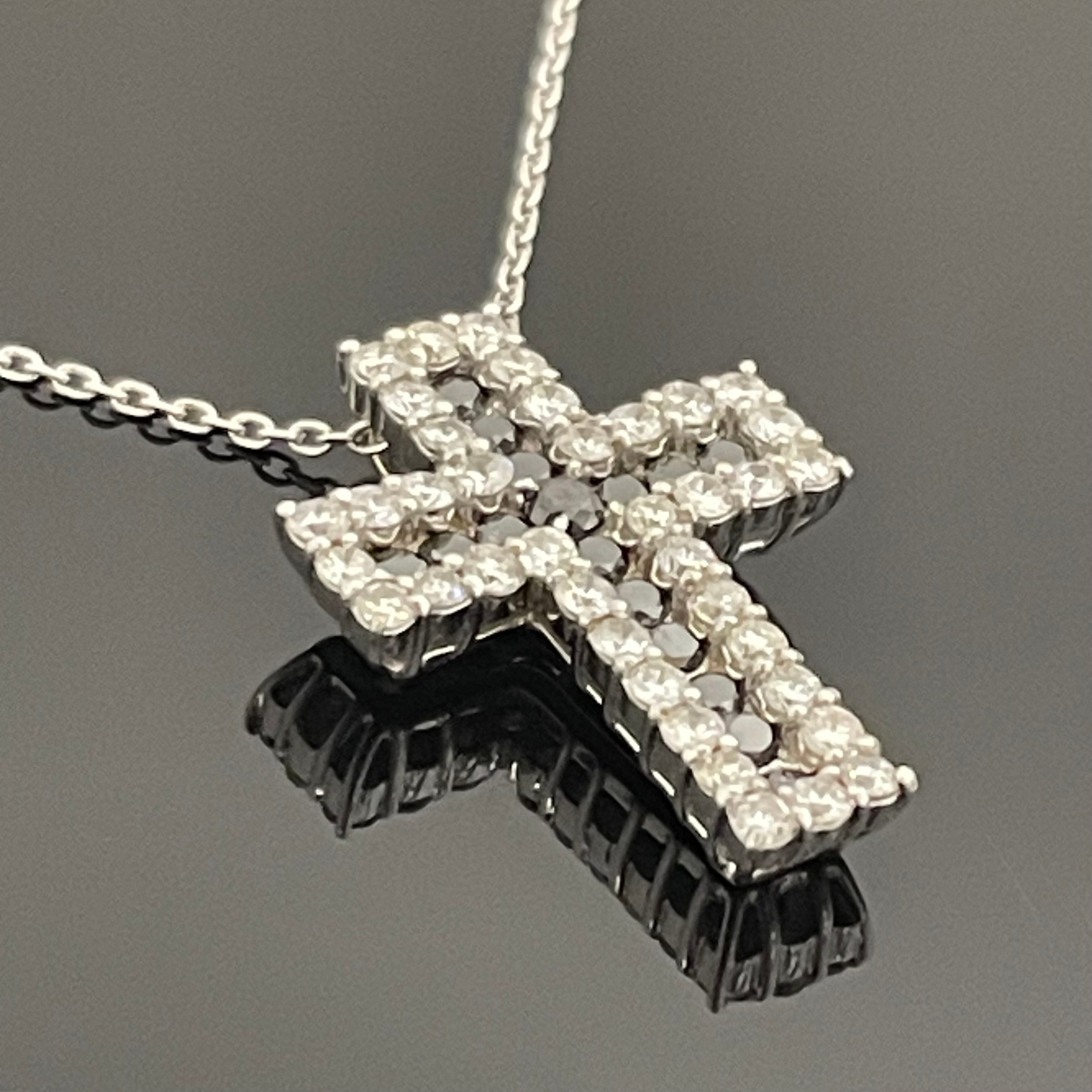 ノンブランド _K18WG _ダイヤモンド _クロスペンダント_ネックレス FD1.0ct／4.4g _中古品