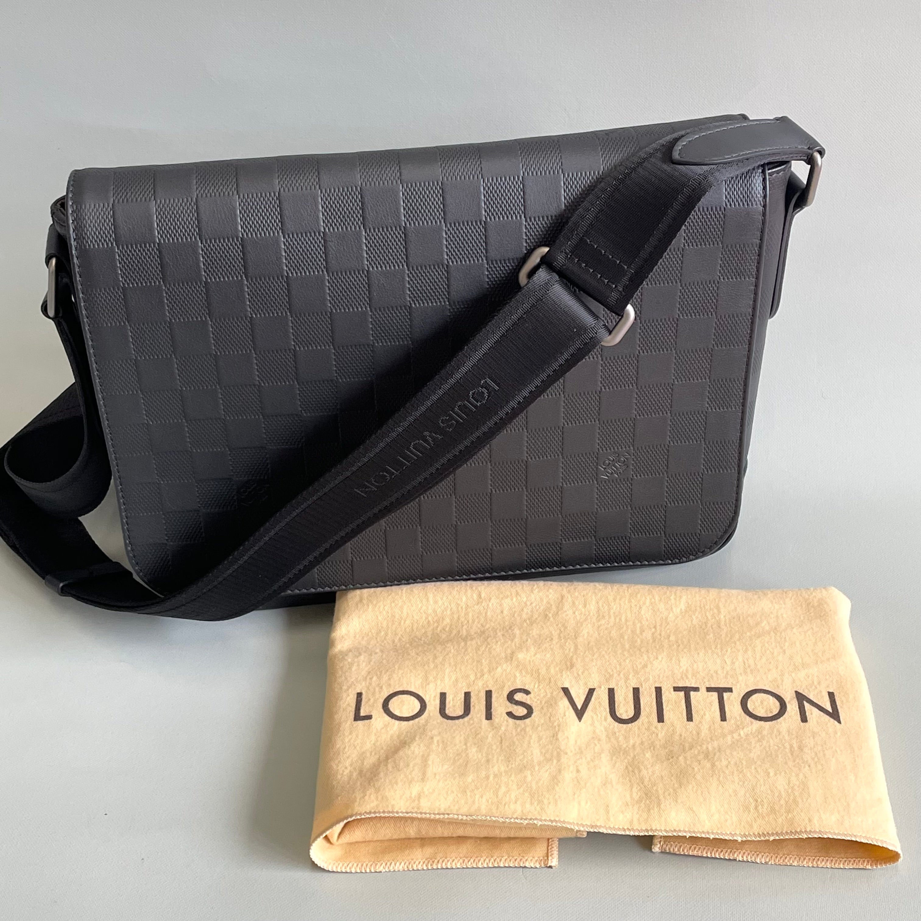 LOUIS  VUITTON_（ルイヴィトン）_ダミエ アンフィニ _ディストリクトPM_メンズショルダーバッグ_N41286_中古品