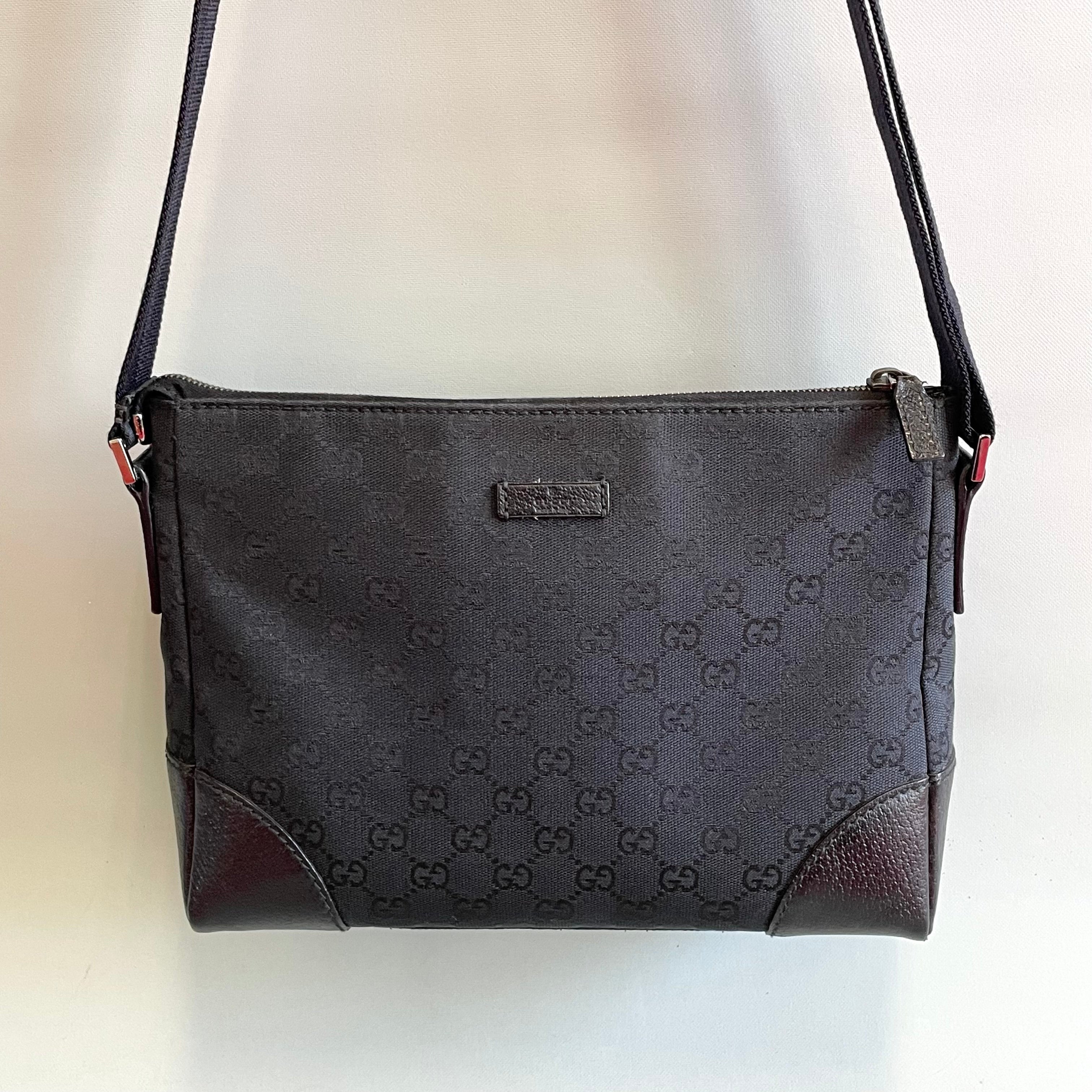 GUCCI_（グッチ)_GGキャンバス_ショルダーバック_114273ブラック_中古品