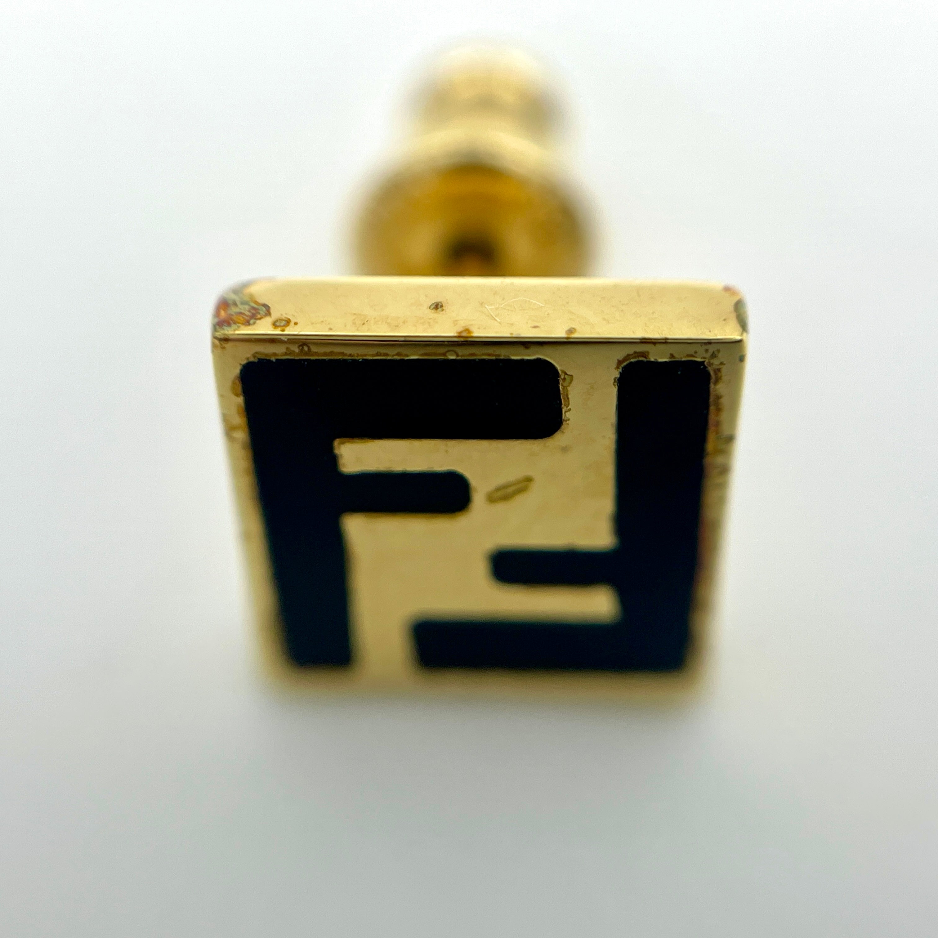 FENDI_（フェンディ）_8AH640 TL9_フォーエバー FFロゴ_中古品