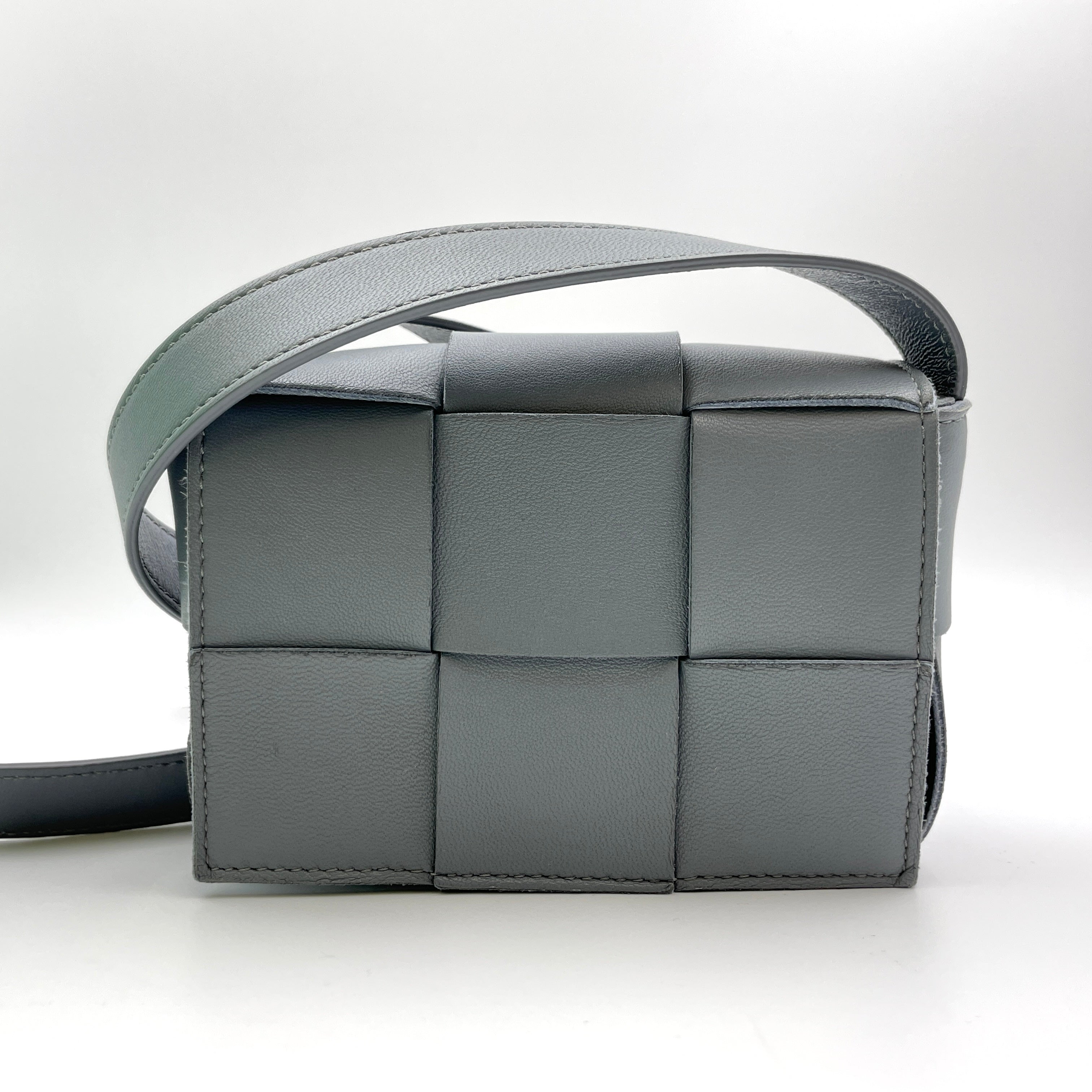 BOTTEGA VENETA_（ボッテガ ヴェネタ）_マキシイントレチャート_カセット キャンディ_ショルダーバッグ グレー_中古品