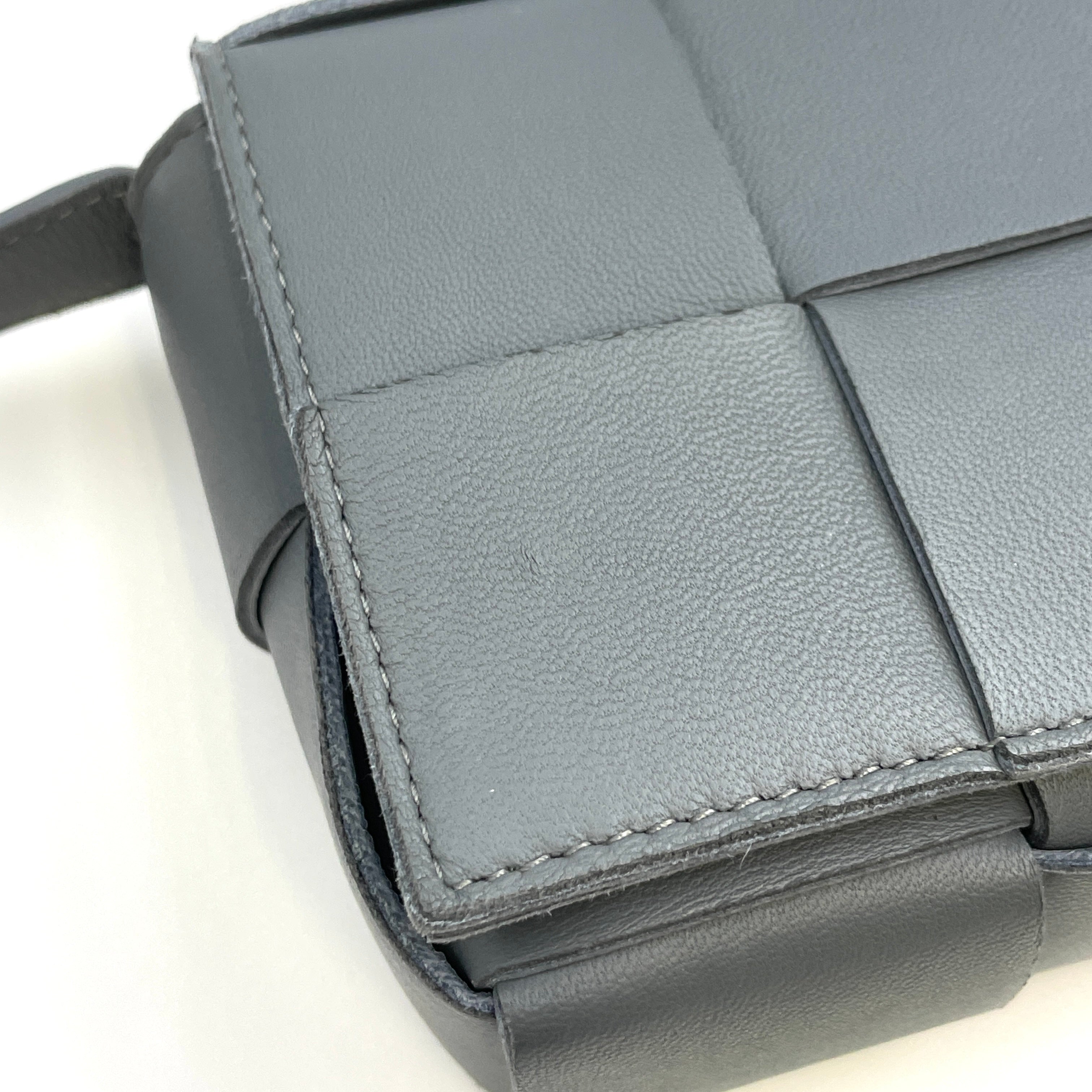 BOTTEGA VENETA_（ボッテガ ヴェネタ）_マキシイントレチャート_カセット キャンディ_ショルダーバッグ グレー_中古品