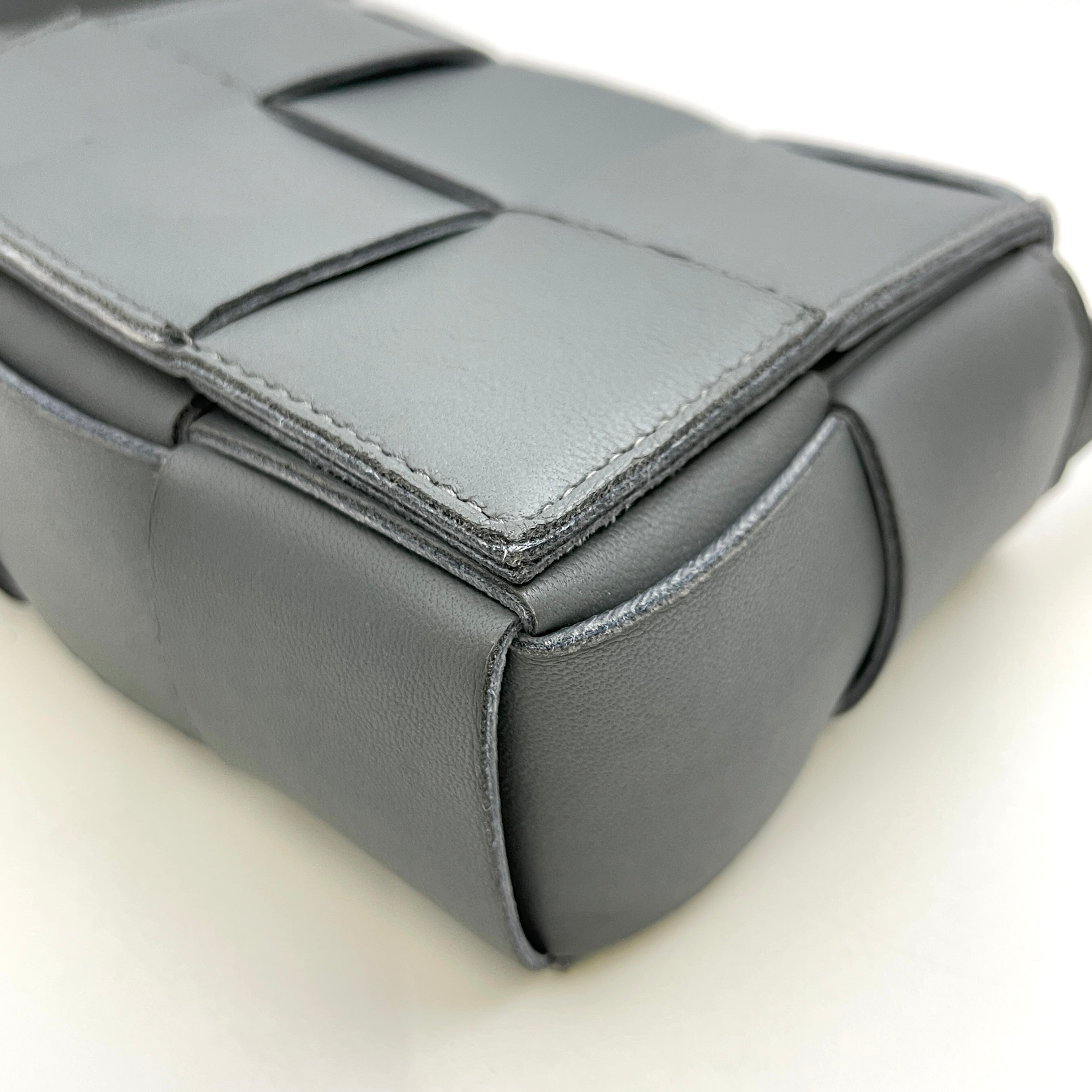 BOTTEGA VENETA_（ボッテガ ヴェネタ）_マキシイントレチャート_カセット キャンディ_ショルダーバッグ グレー_中古品