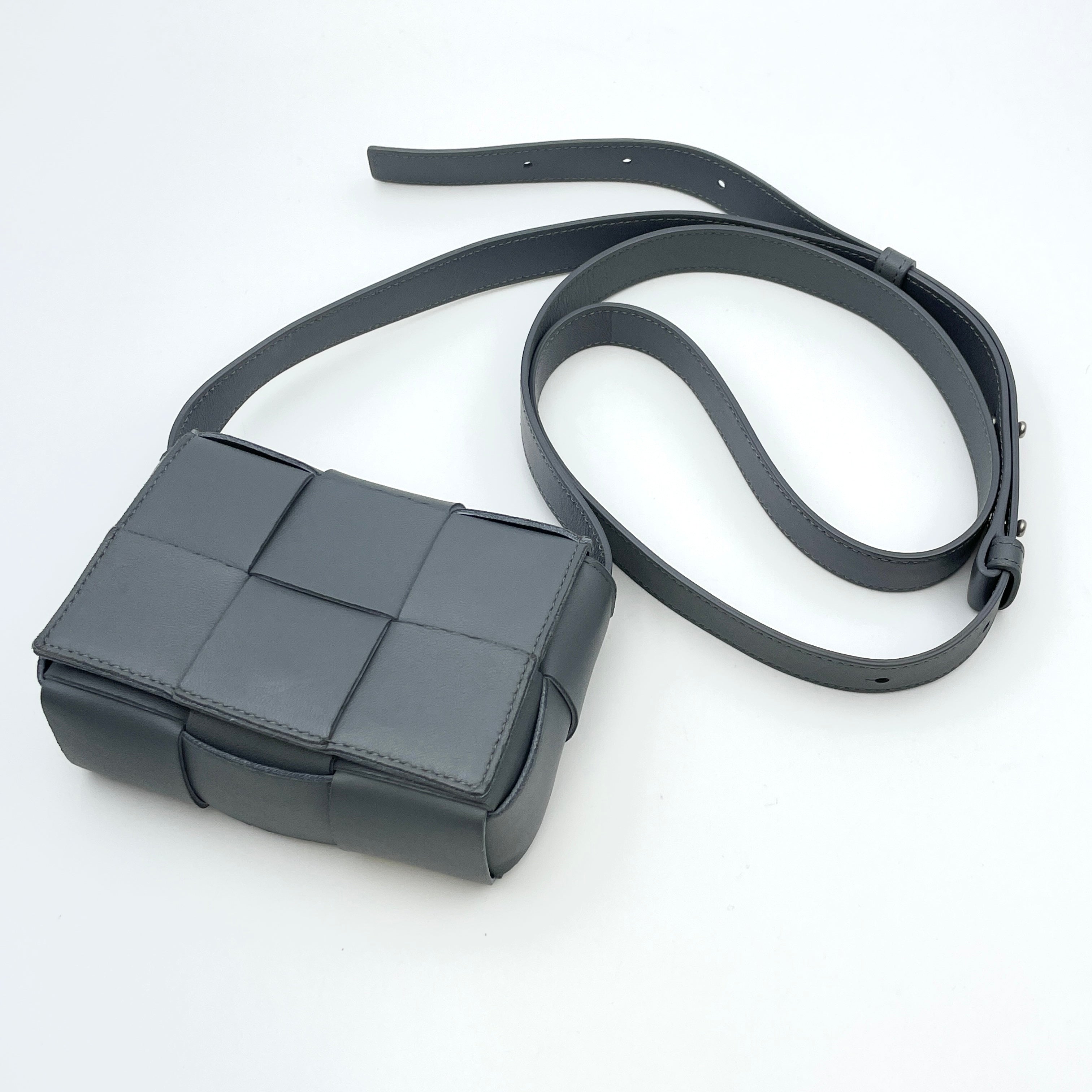 BOTTEGA VENETA_（ボッテガ ヴェネタ）_マキシイントレチャート_カセット キャンディ_ショルダーバッグ グレー_中古品