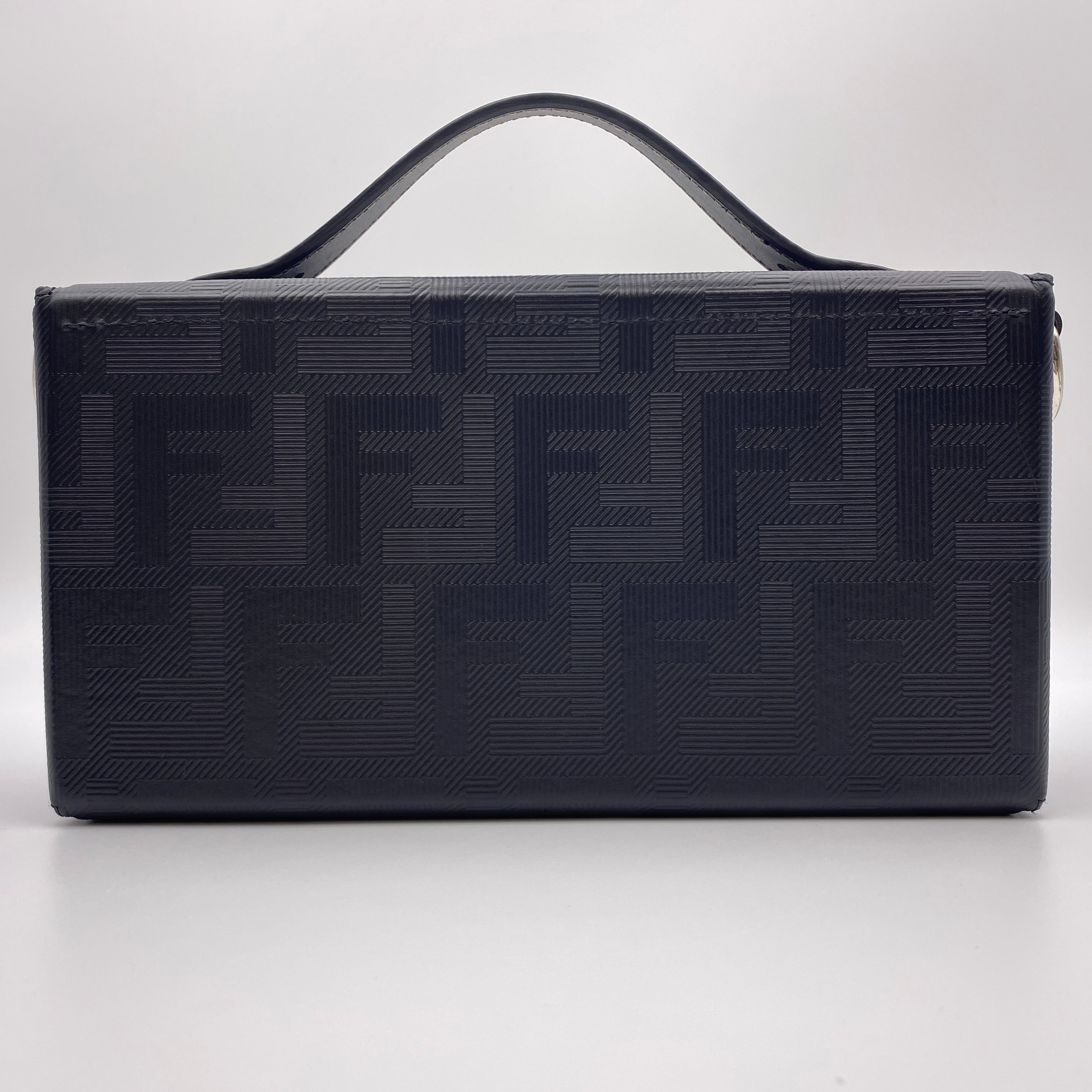 【送料無料】_ FENDI _（フェンディ）_バゲット ソフトトランク _ブラックレザー バッグ_中古品