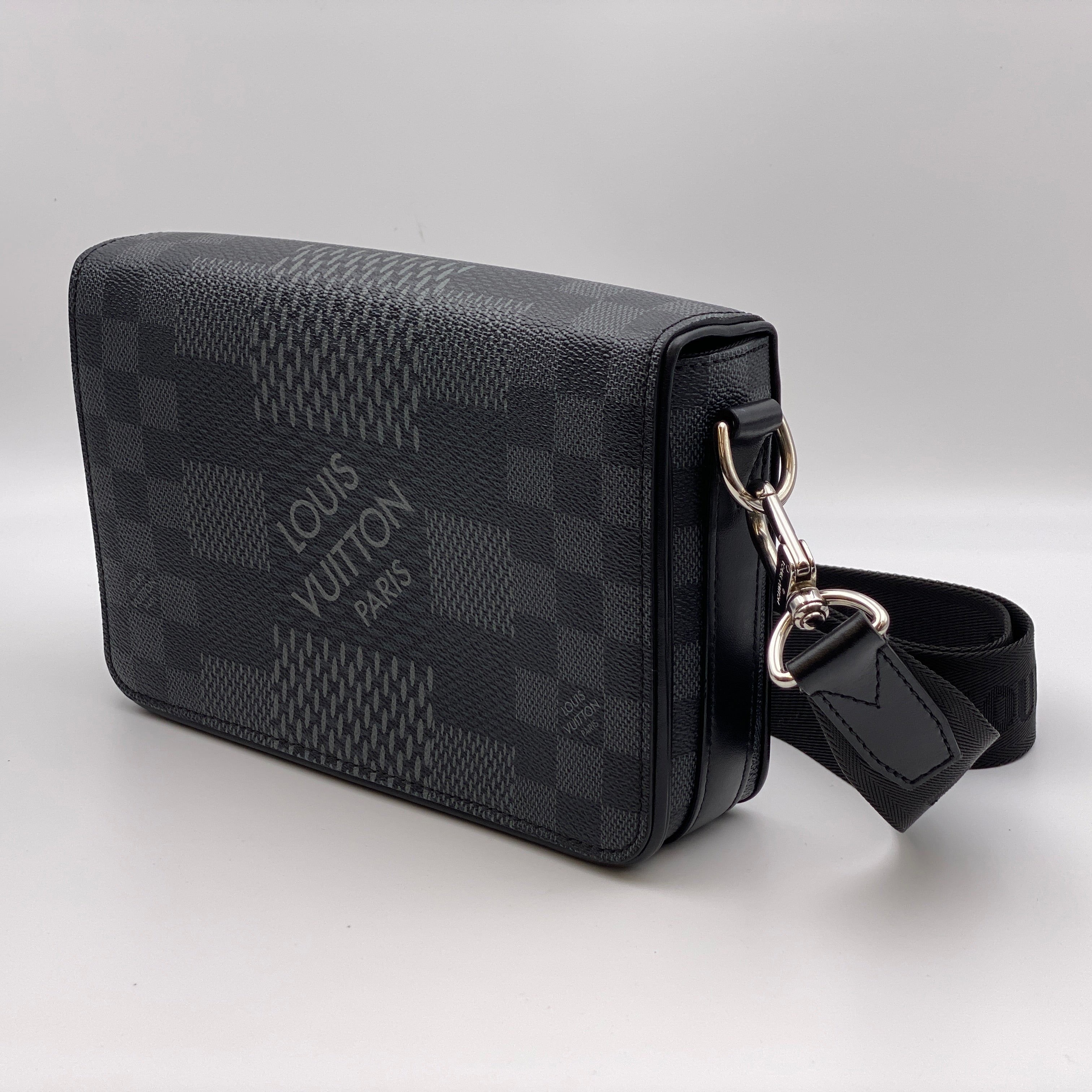 【送料無料】_ LOUIS VUITTON_（ルイヴィトン）_ダミエグラフィット_3D ステュディオメッセンジャー_ N50013_中古品