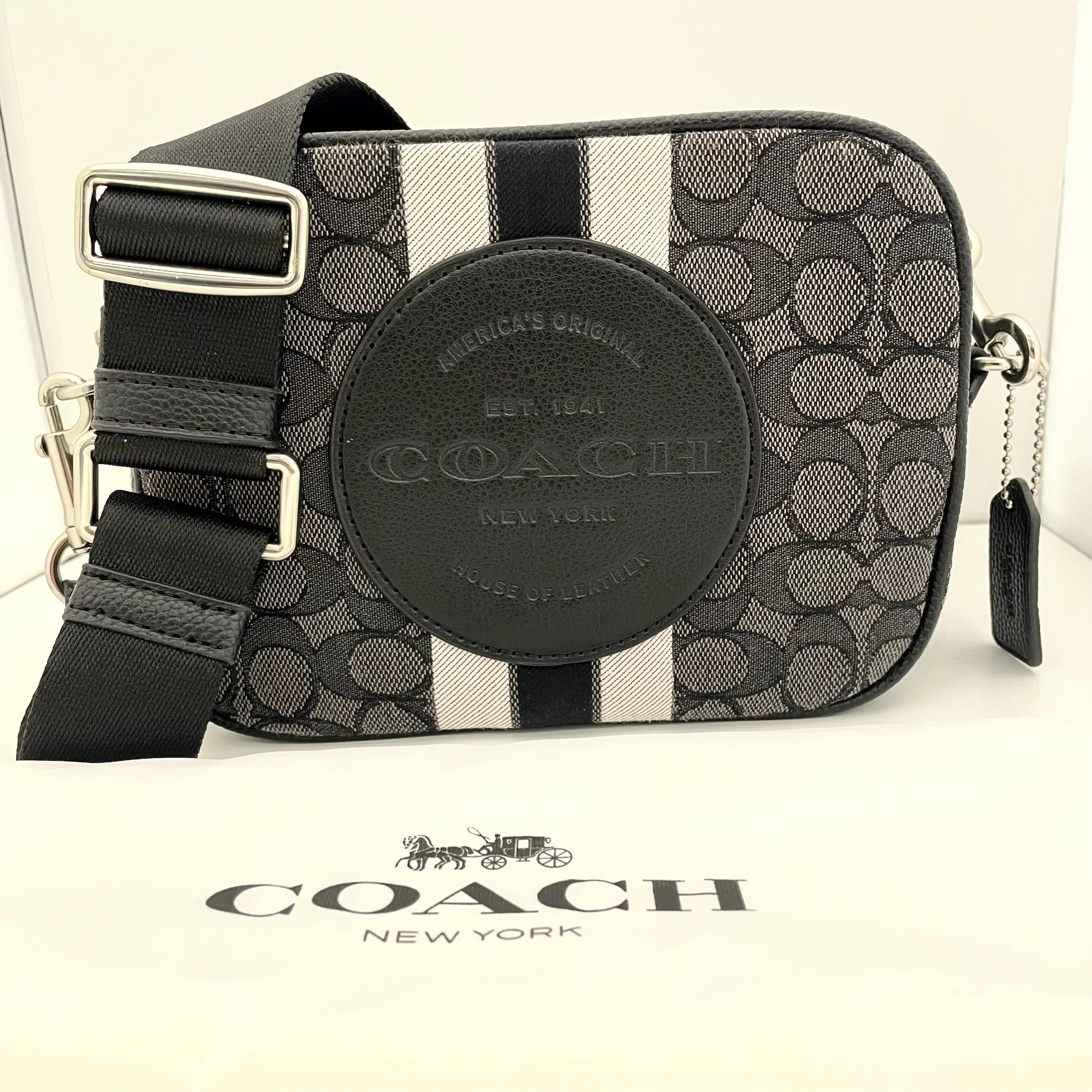 【送料無料】_ COACH _（コーチ）_ ショルダーバッグ_ シグネチャー ロゴ_ カメラバッグ1912_ 中古品