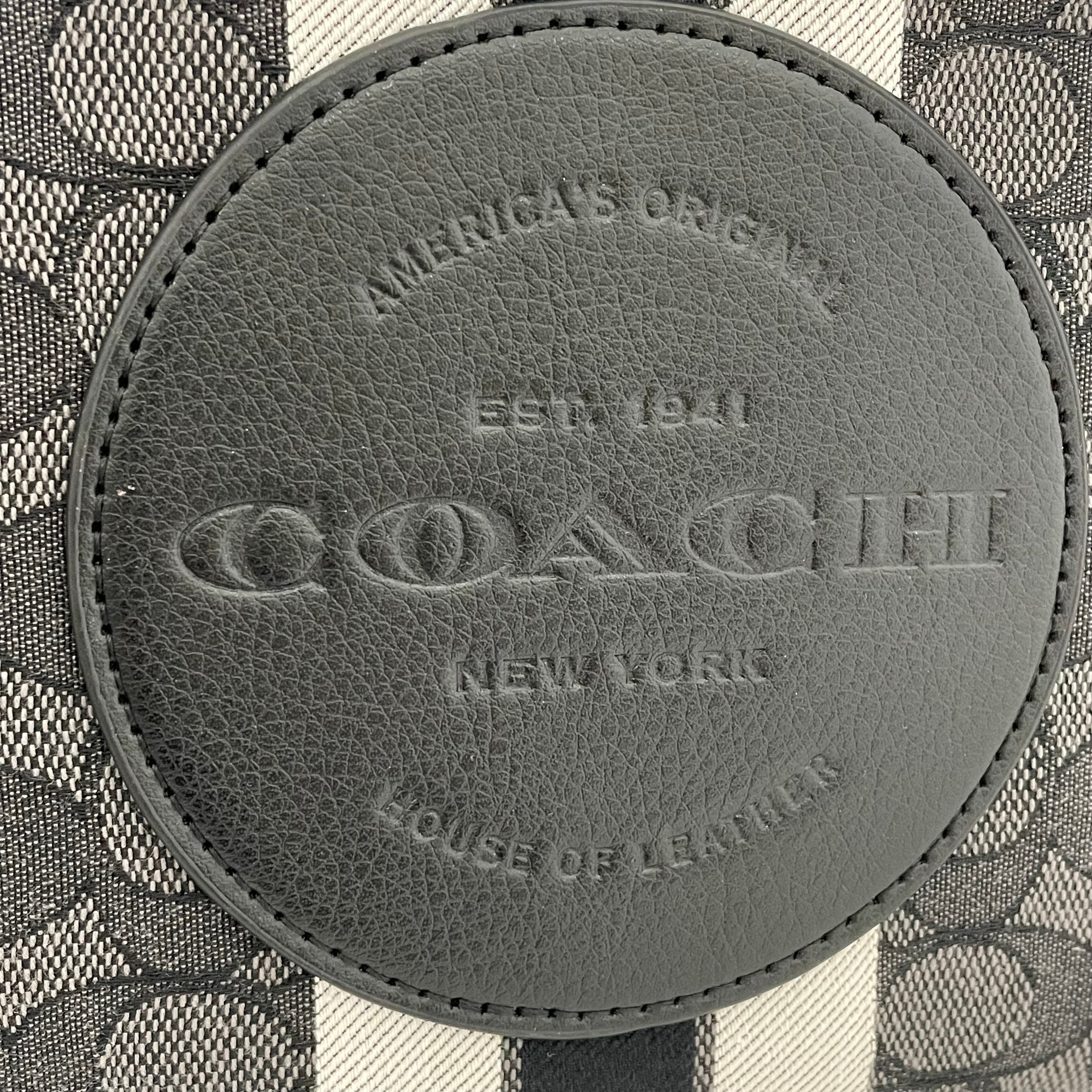 【送料無料】_ COACH _（コーチ）_ ショルダーバッグ_ シグネチャー ロゴ_ カメラバッグ1912_ 中古品