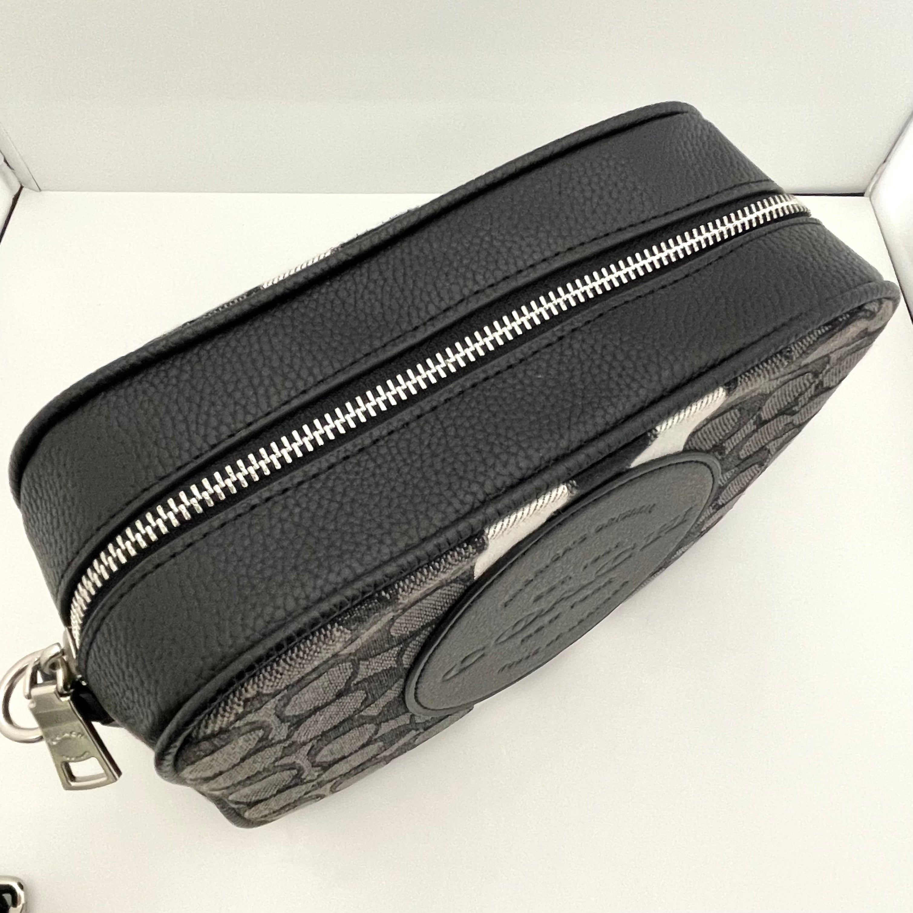 【送料無料】_ COACH _（コーチ）_ ショルダーバッグ_ シグネチャー ロゴ_ カメラバッグ1912_ 中古品