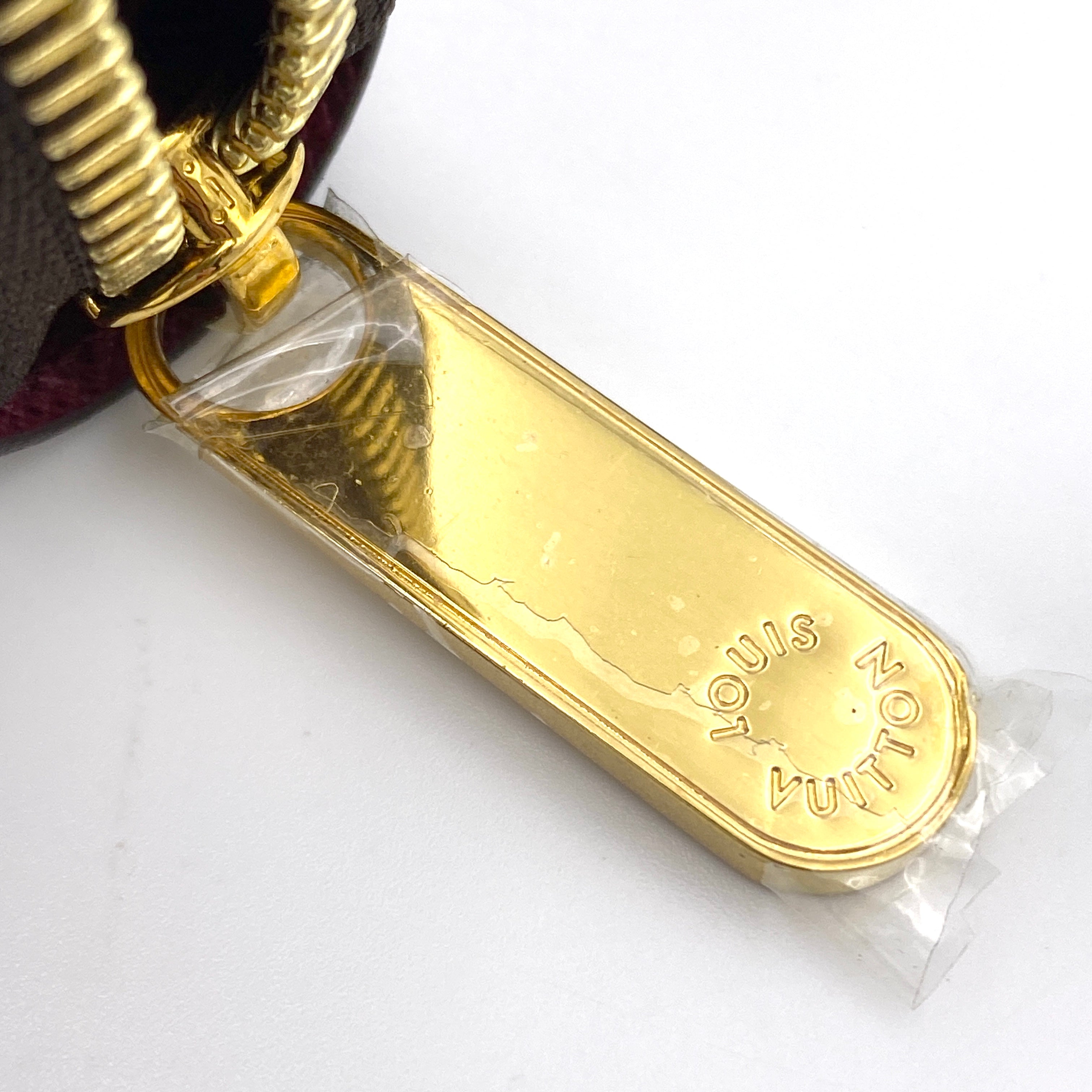 【送料無料】_ LOUIS  VUITTON_（ルイヴィトン）_ジッピー･ウォレット_ フューシャM41895_ 未使用品