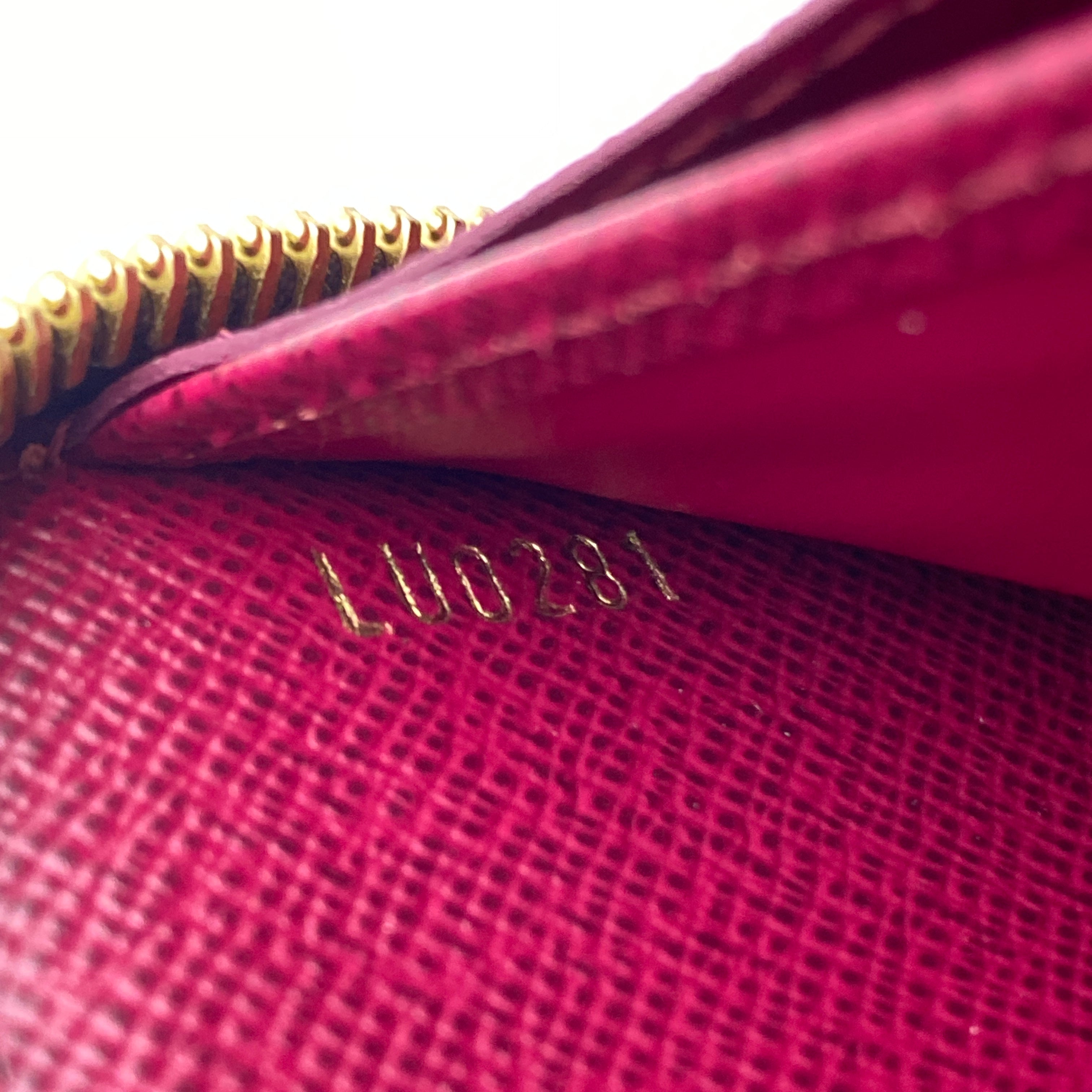 【送料無料】_ LOUIS  VUITTON_（ルイヴィトン）_ジッピー･ウォレット_ フューシャM41895_ 未使用品