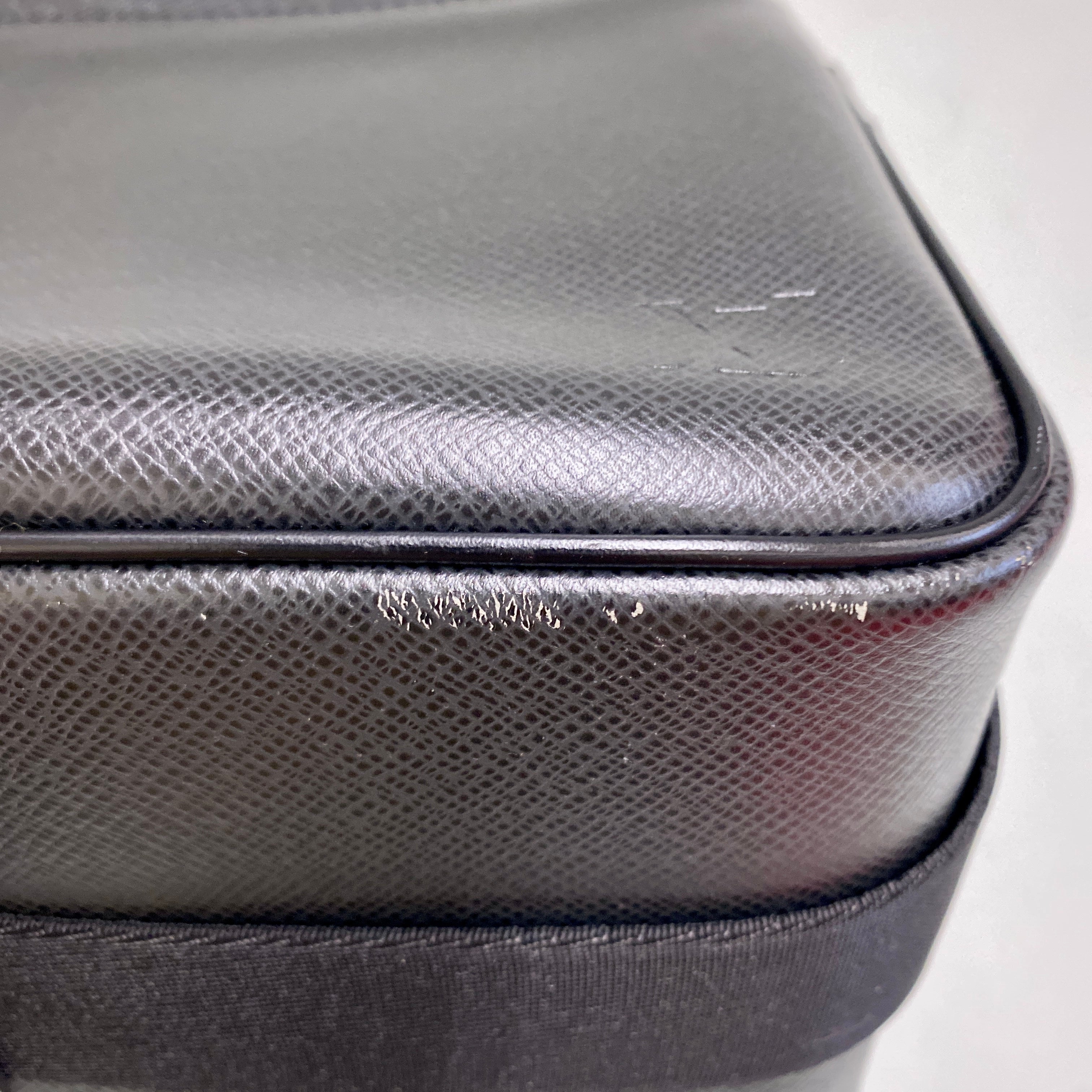 【送料無料】_ LOUIS VUITTON_（ルイヴィトン)_タイガ _リポーター アルドワーズ_ M30152_ 中古品