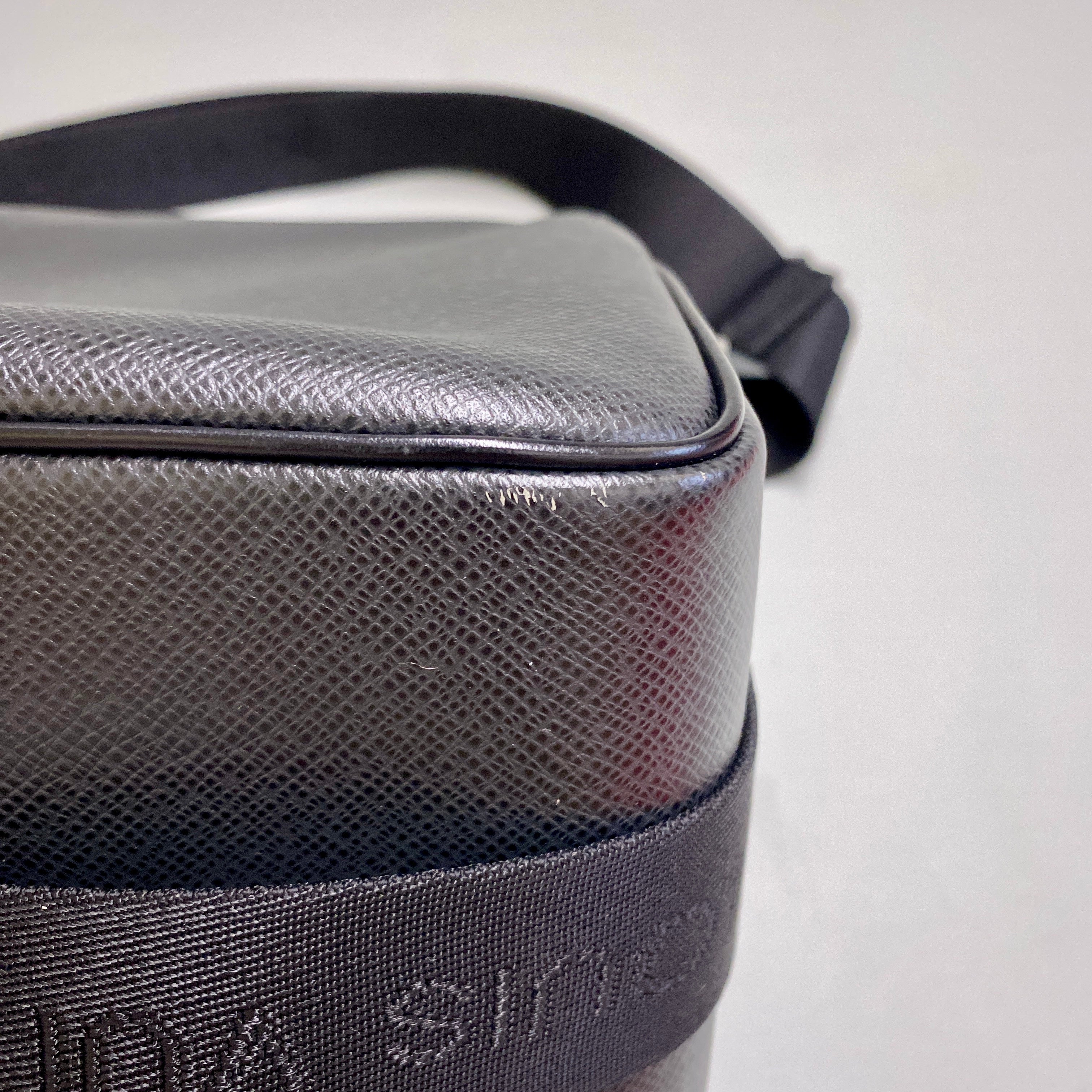 【送料無料】_ LOUIS VUITTON_（ルイヴィトン)_タイガ _リポーター アルドワーズ_ M30152_ 中古品