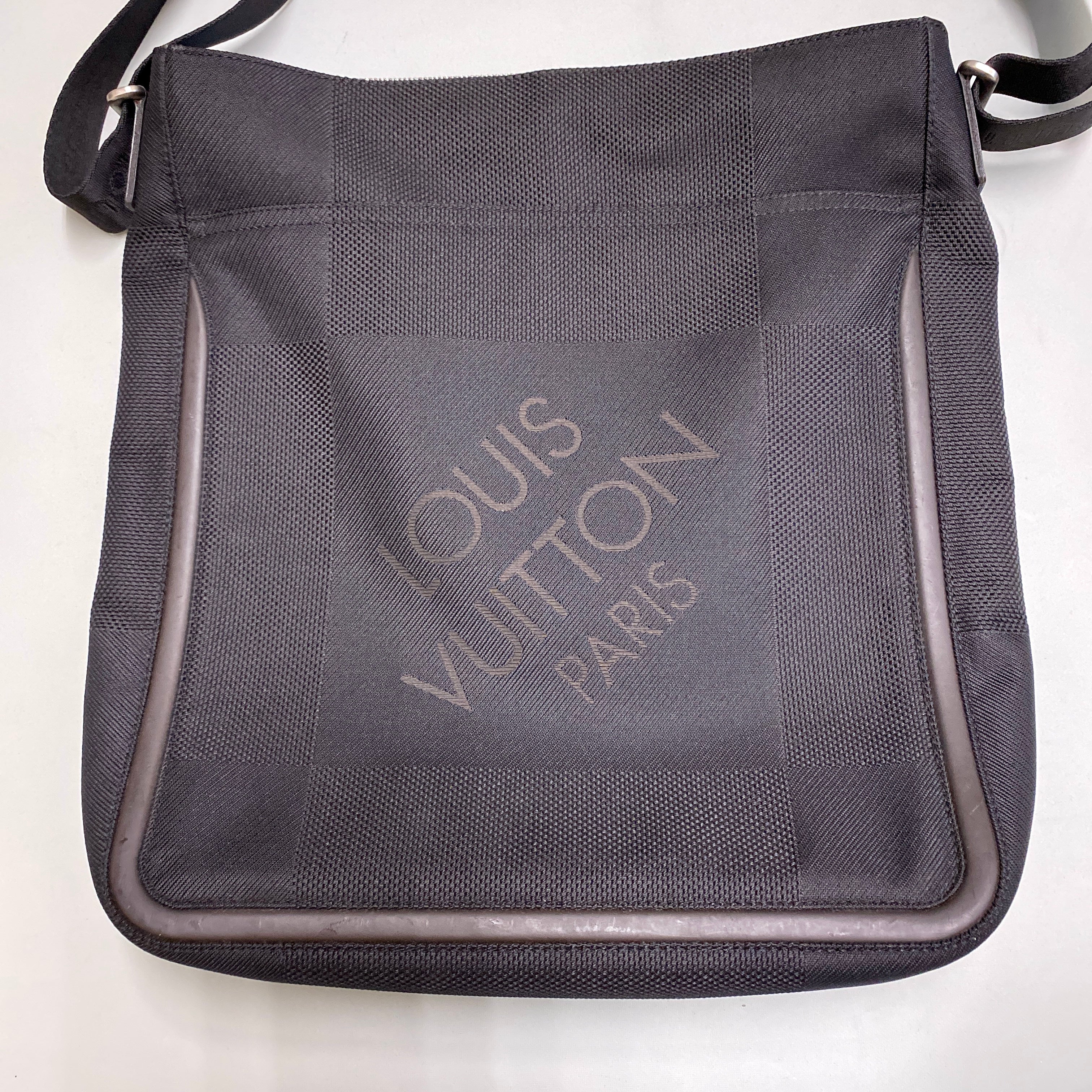【送料無料】_ LOUIS VUITTON_（ルイヴィトン）_ダミエジュアン_ コンパニヨン_ メンズショルダーバッグ_ M93047_ 中古品