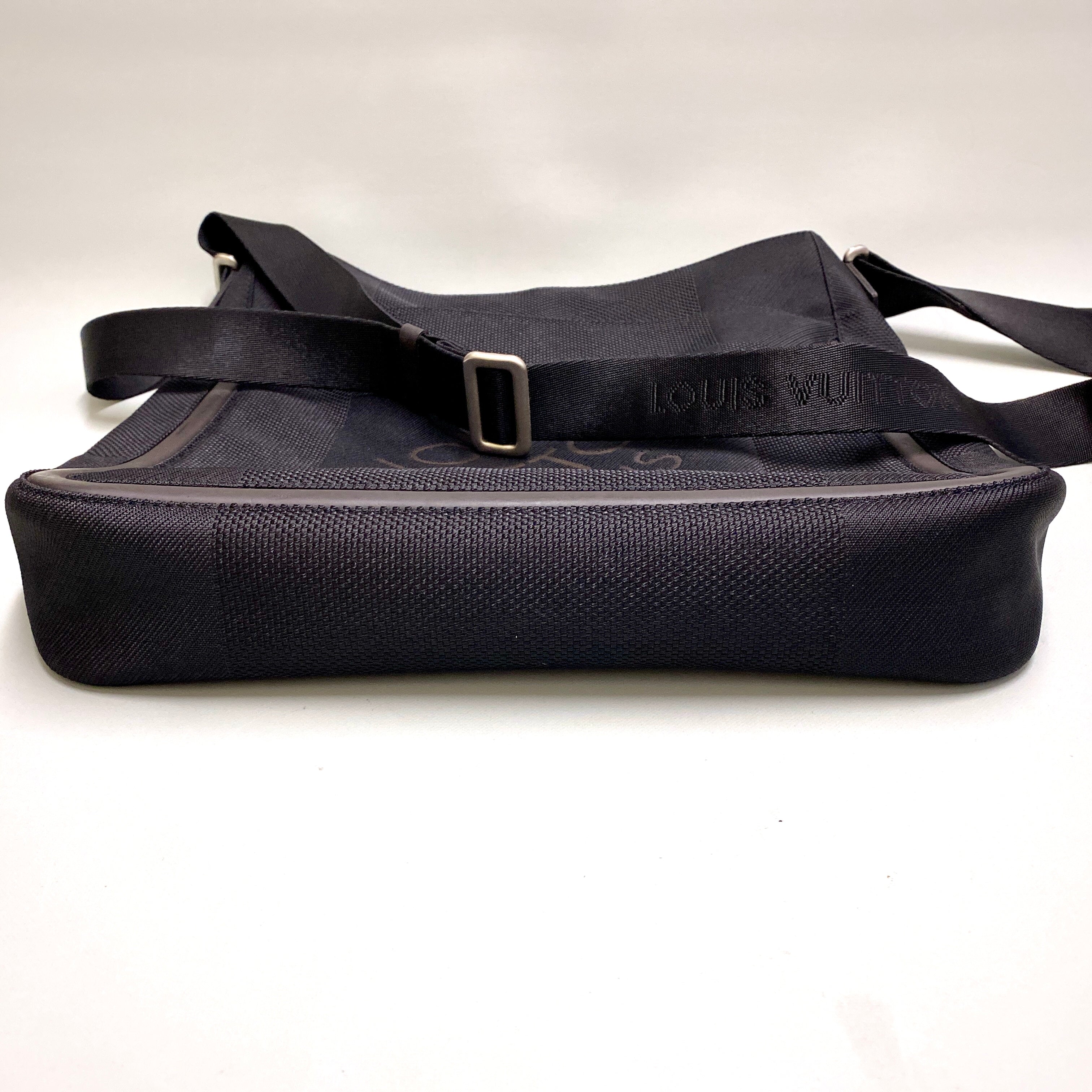 【送料無料】_ LOUIS VUITTON_（ルイヴィトン）_ダミエジュアン_ コンパニヨン_ メンズショルダーバッグ_ M93047_ 中古品