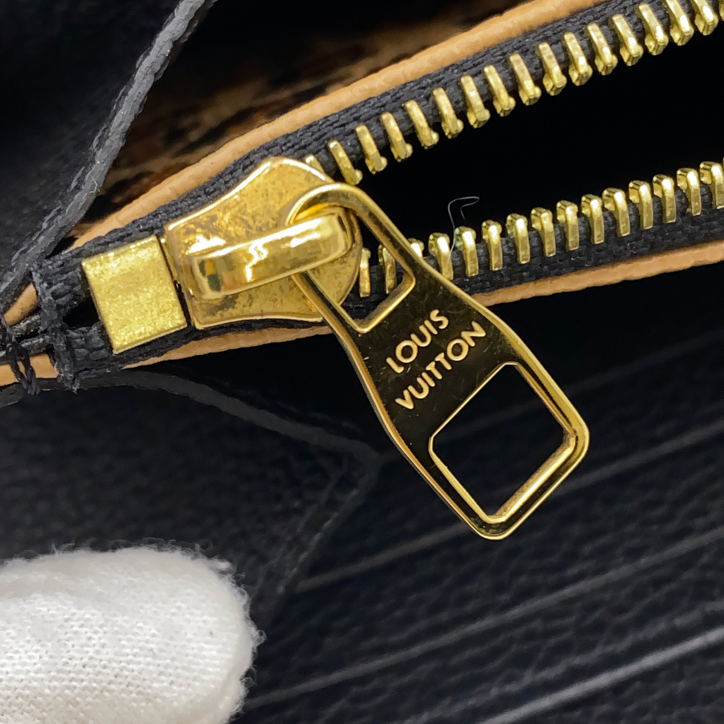 LOUIS VUITTON_（ルイヴィトン）_モノグラムアンプラント_ ジッピーウォレット_ ワイルド・アット・ハート _M80680_中古品