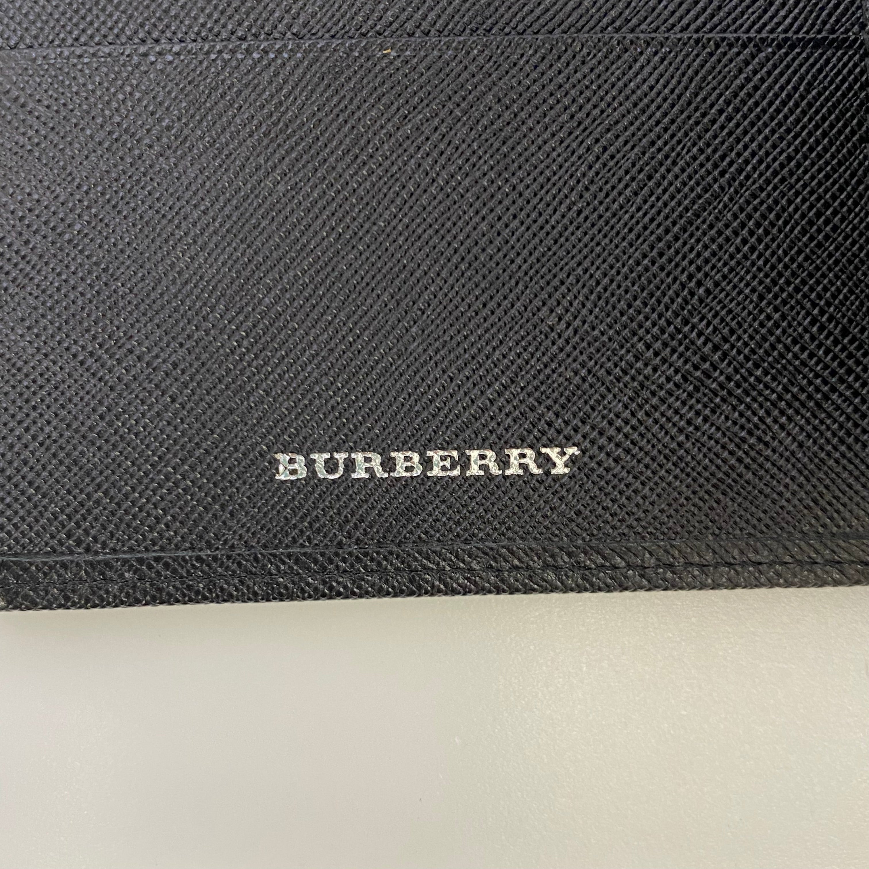 【送料無料】_ BURBERRY_（バーバリー）_二つ折り財布  _（株）西川ライセンス品 _MS5501AD09 _中古品