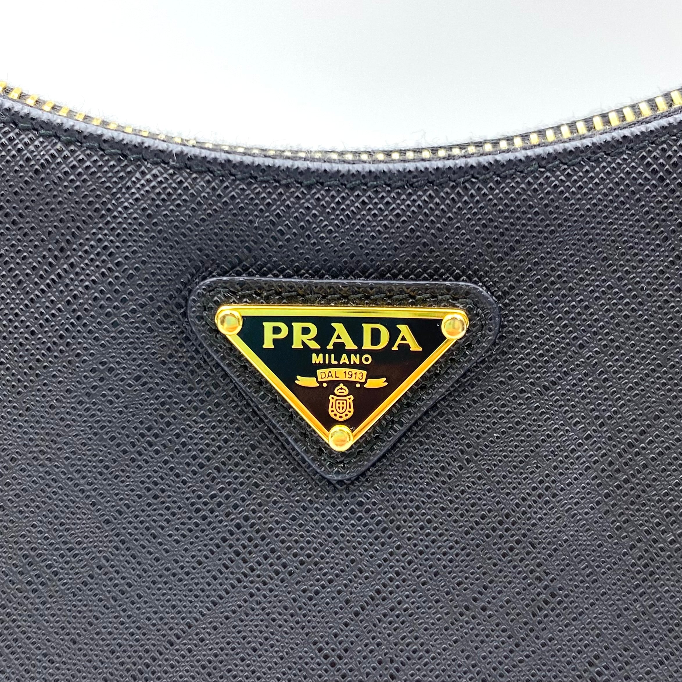 【送料無料】_PRADA_（プラダ）_1BC204_サフィアーノ レザー 黒_ミニバッグ ショルダーバッグ_中古品