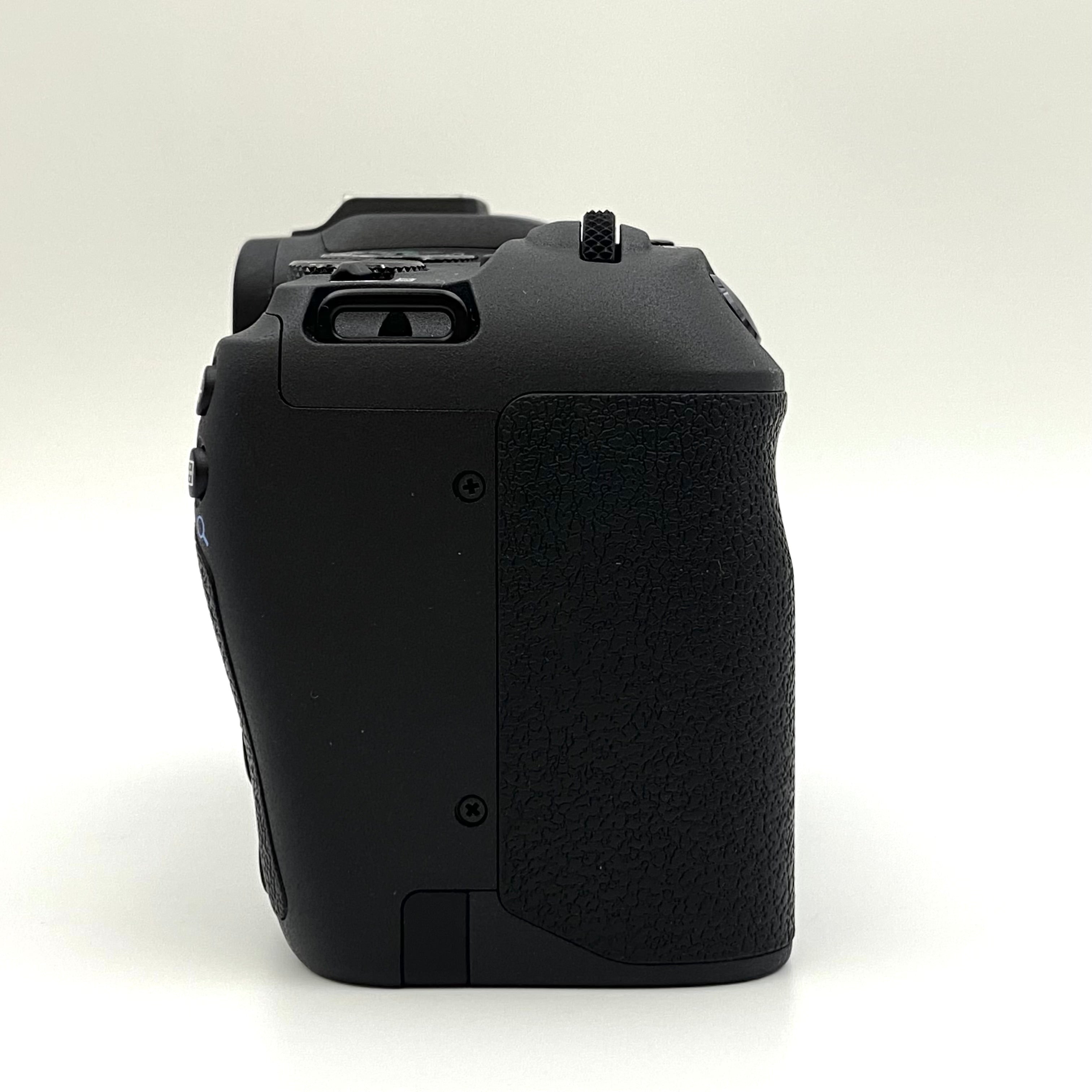 【送料無料】_Canon_（キヤノン）_EOS RP ミラーレスカメラ_RF24-105mm F4-7.1 IS STM KIT _レンズキット_中古品