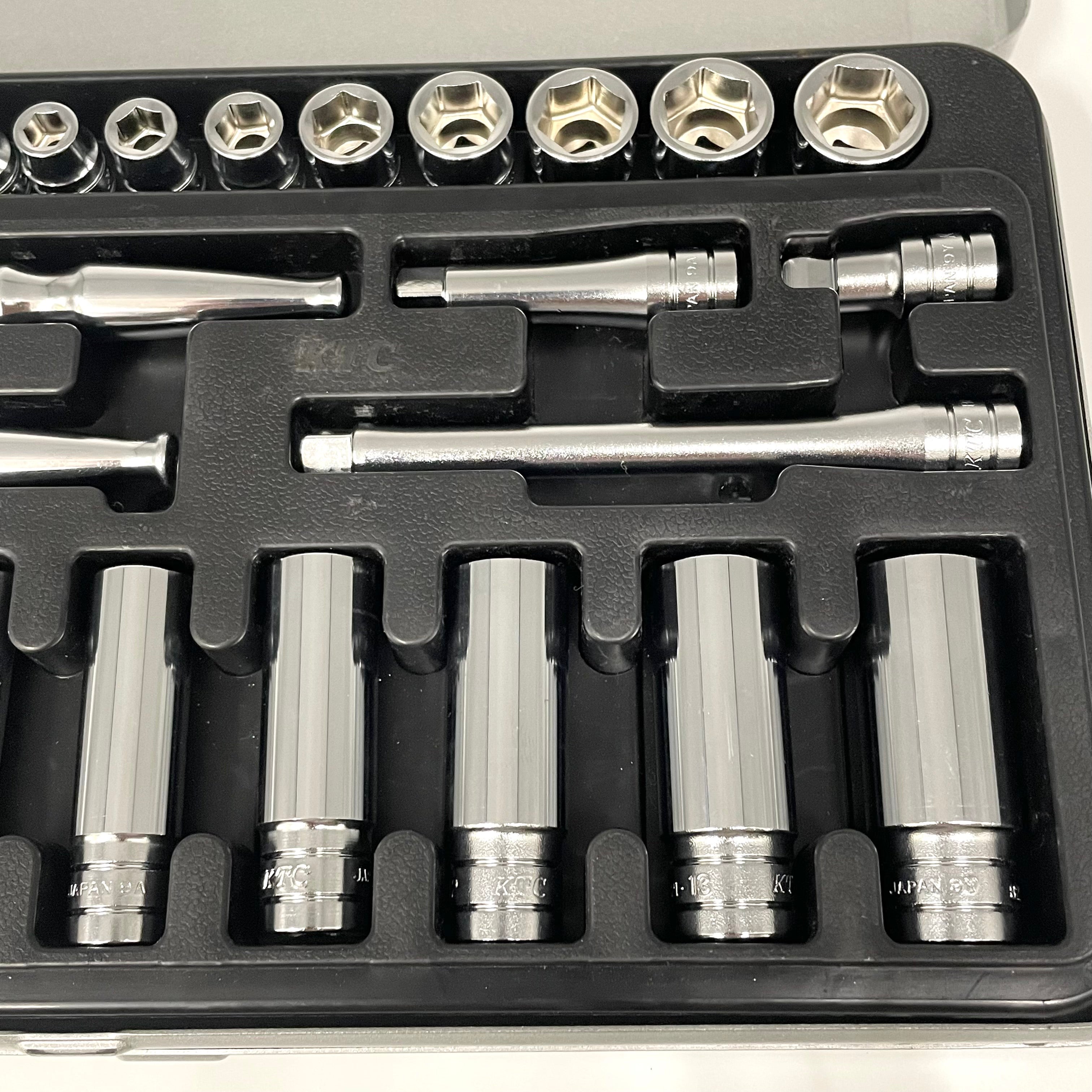 【送料無料】_ KTC_（京都機械工具） _6.3sq.ソケットレンチセット _TB2X20（25点組）_中古品