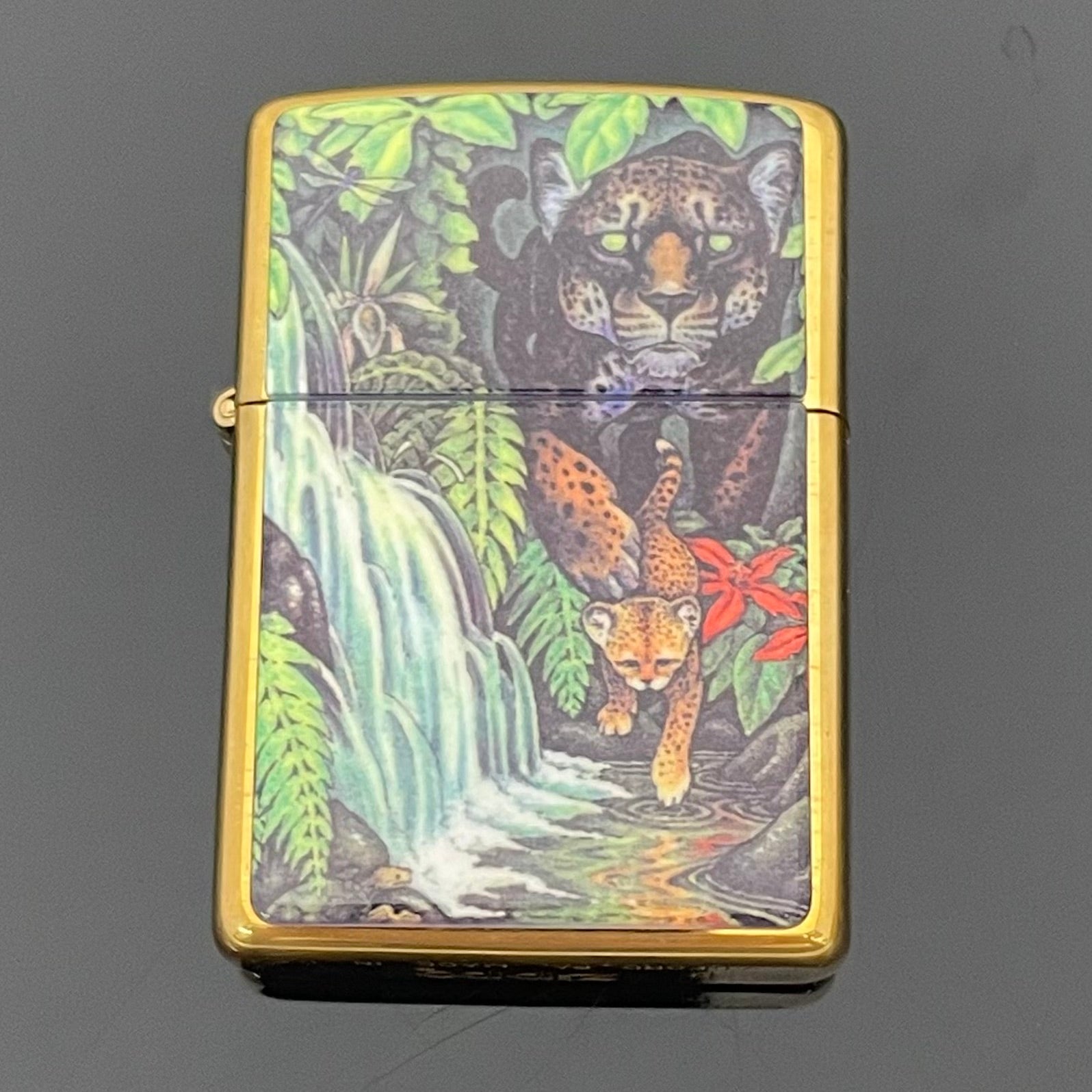 【送料無料】_ Zippo_（ジッポ）_オイルライター _MYSTERIES OF THE_ FOREST_ 未使用品