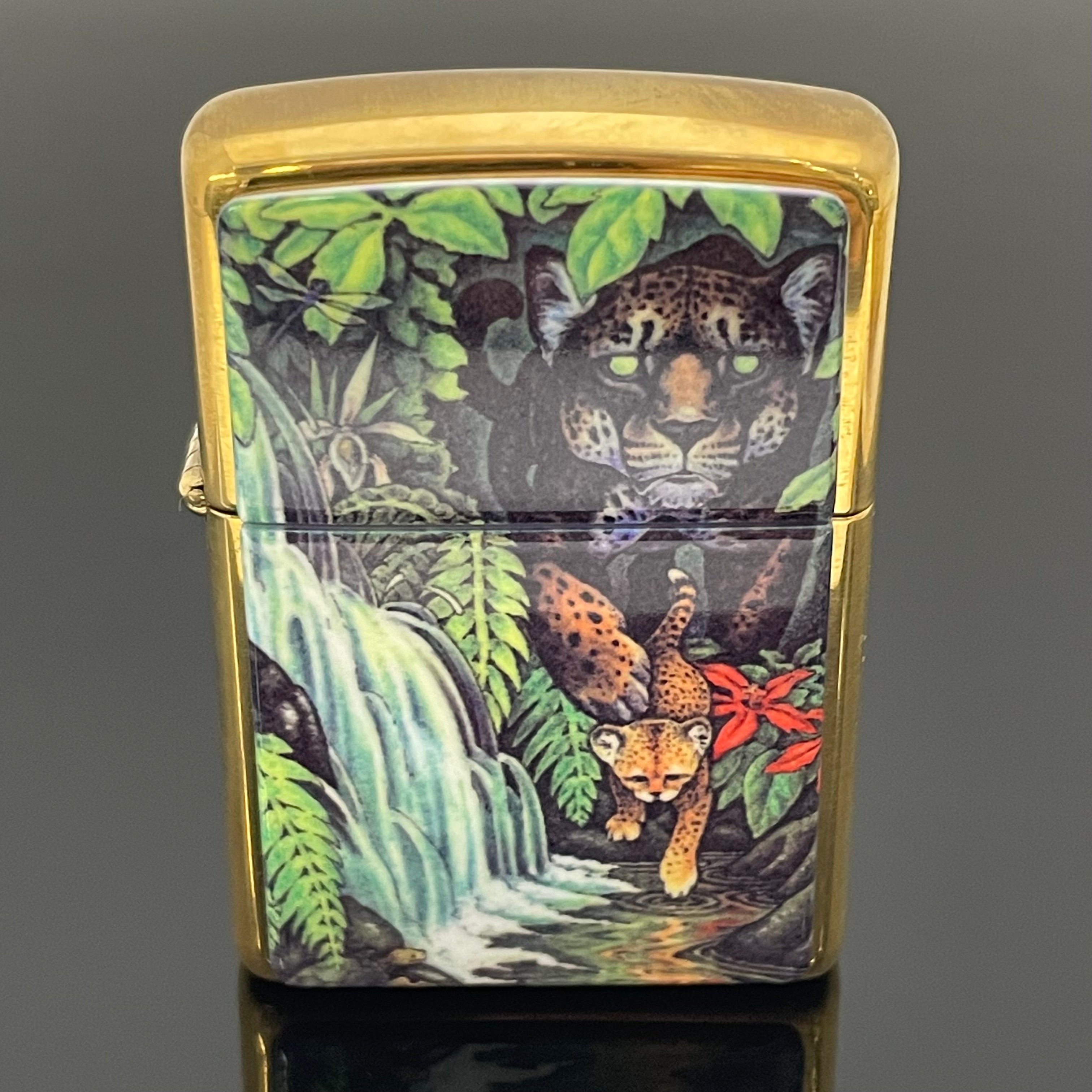 【送料無料】_ Zippo_（ジッポ）_オイルライター _MYSTERIES OF THE_ FOREST_ 未使用品
