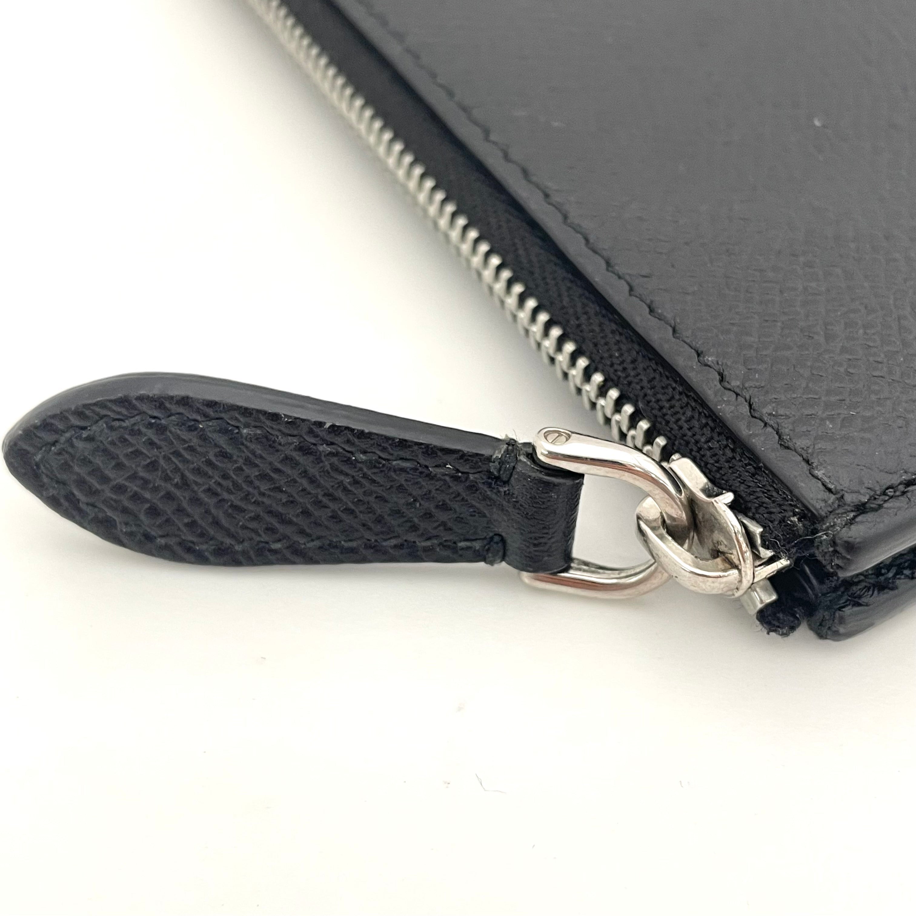 【送料無料】_ BURBERRY_（バーバリー）_レザーフラグメントケース_ 8062687_ TBジップカードケース_ 中古品